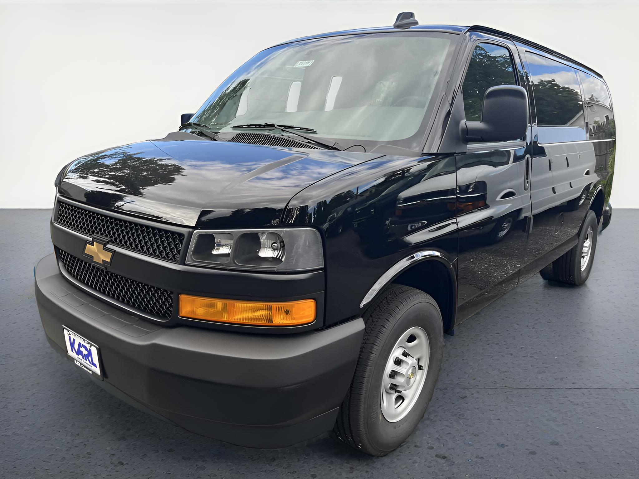 2025 Chevrolet Express 2500 Work Van HD's photo