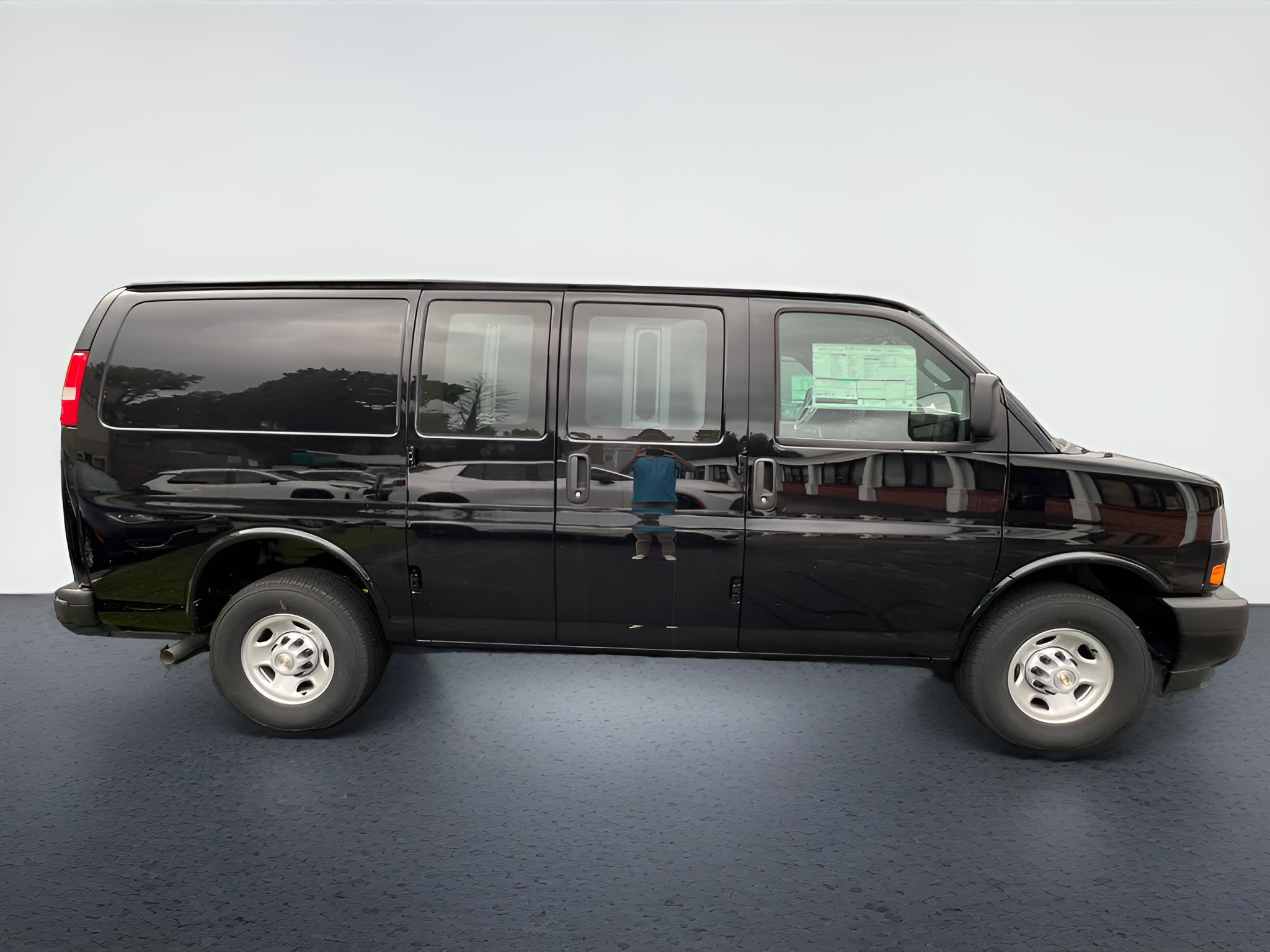 2025 Chevrolet Express Cargo WT