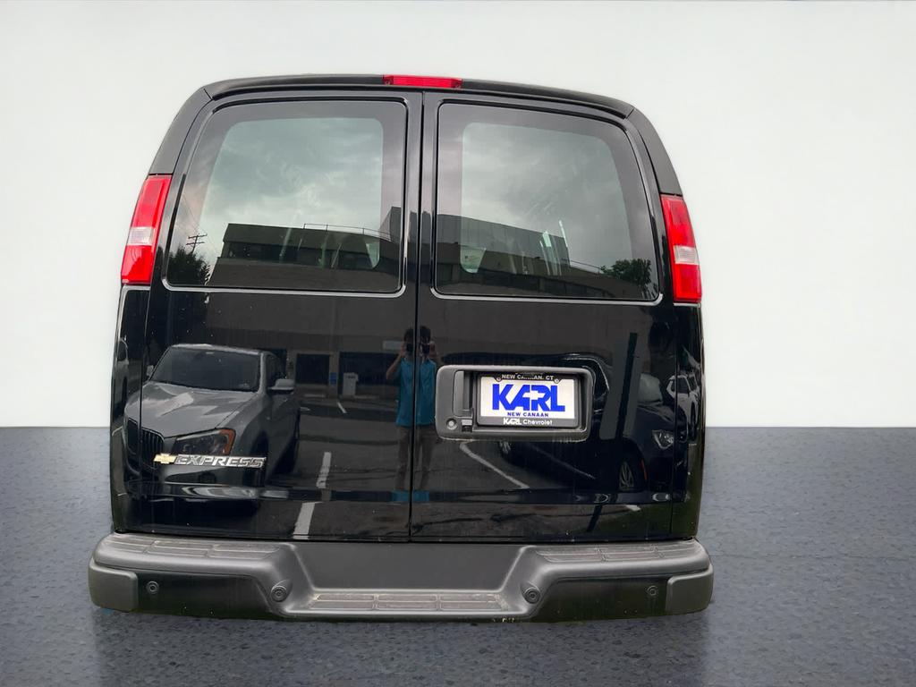 2025 Chevrolet Express Cargo WT