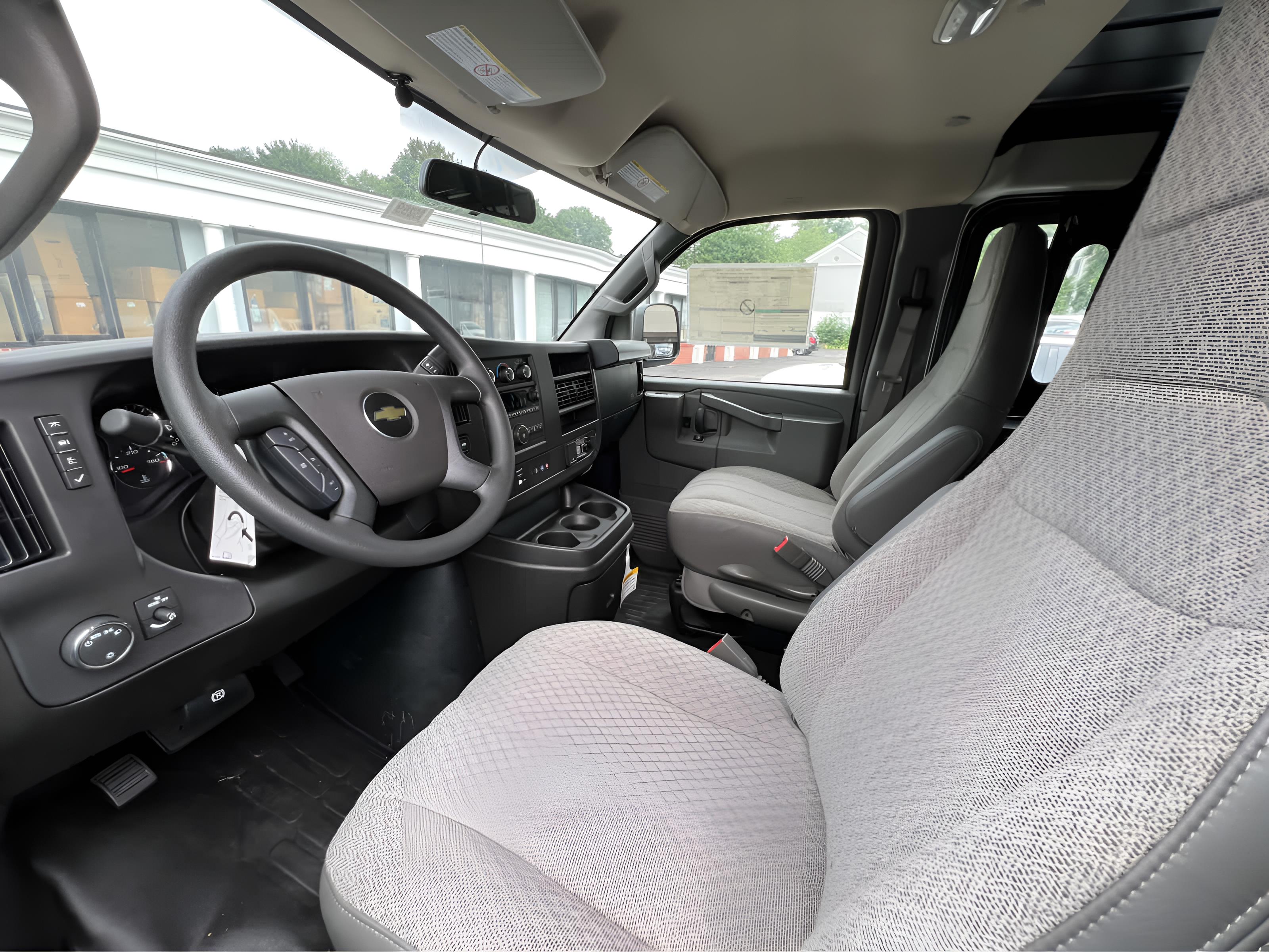 2025 Chevrolet Express Cargo WT