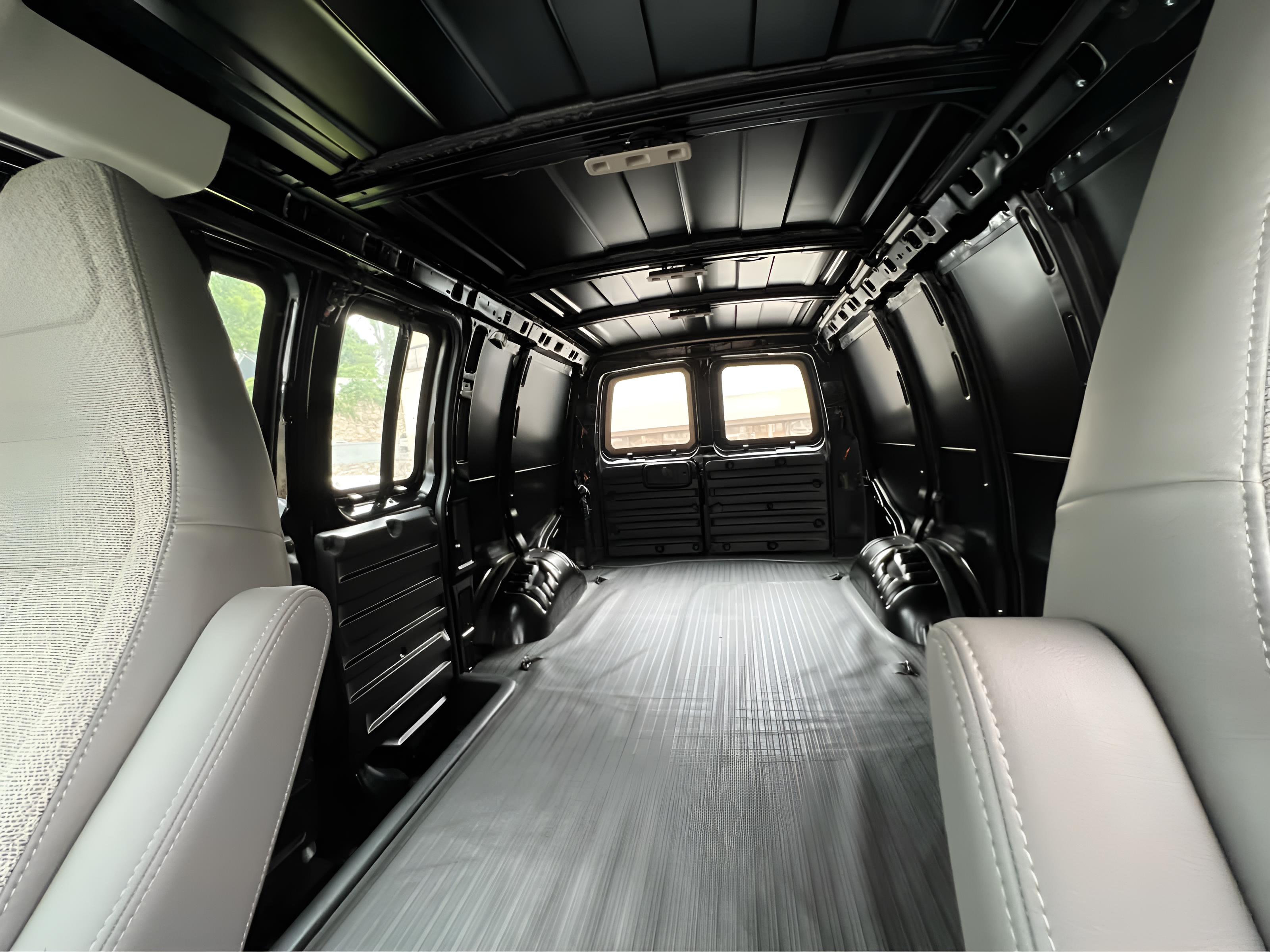2025 Chevrolet Express Cargo WT