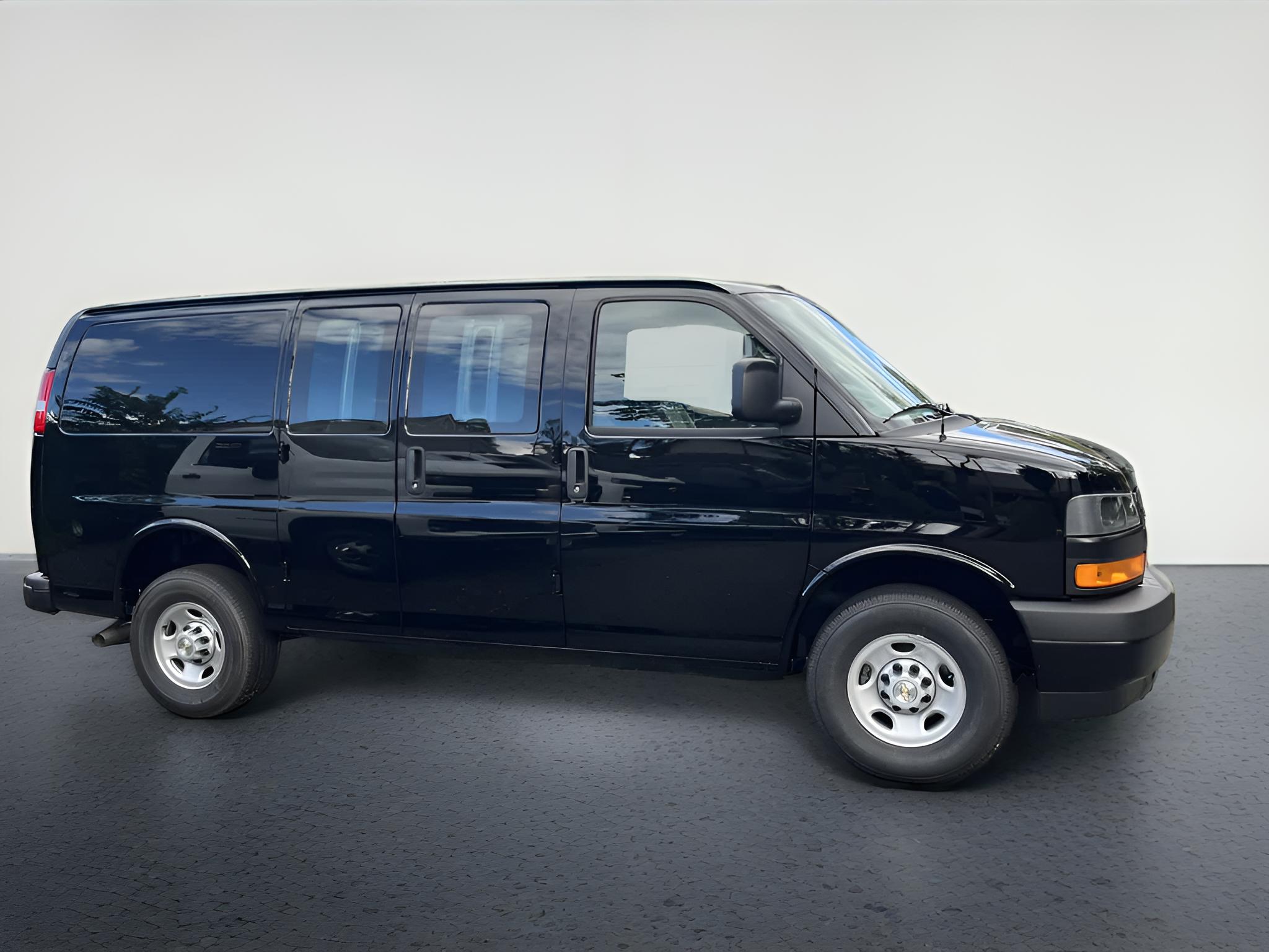 2025 Chevrolet Express Cargo WT