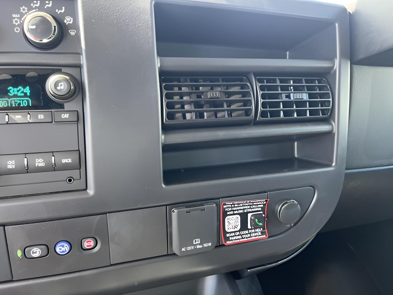 2025 Chevrolet Express Cargo 2500 WT