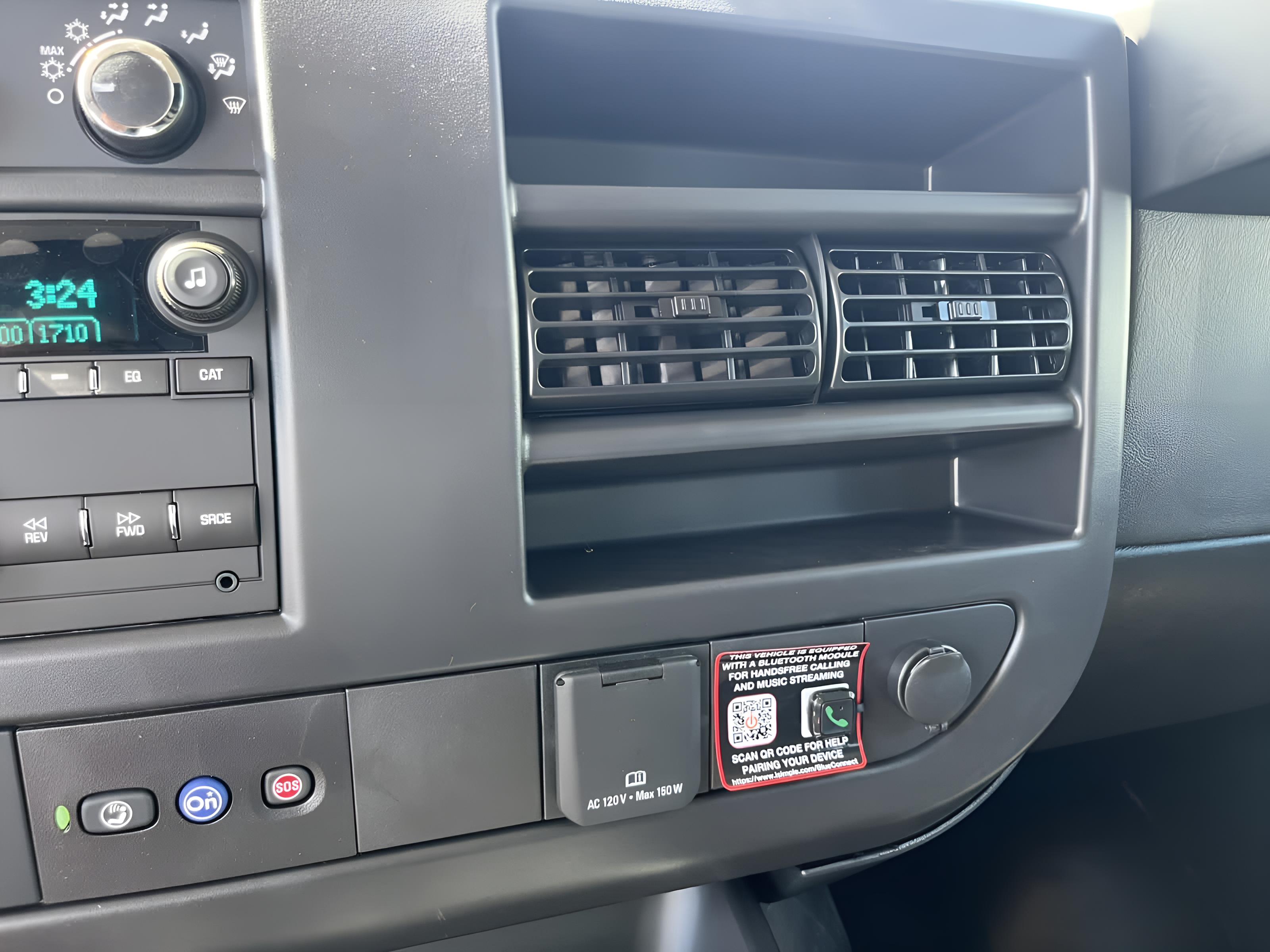 2025 Chevrolet Express Cargo WT