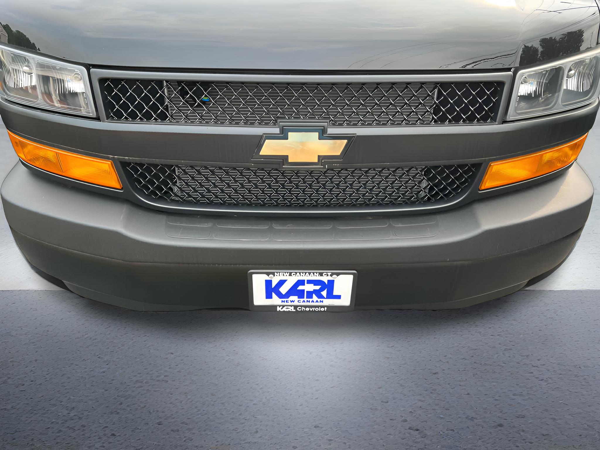 2025 Chevrolet Express Cargo WT
