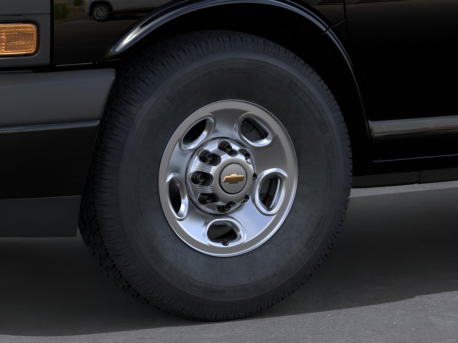 2025 Chevrolet Express Cargo WT