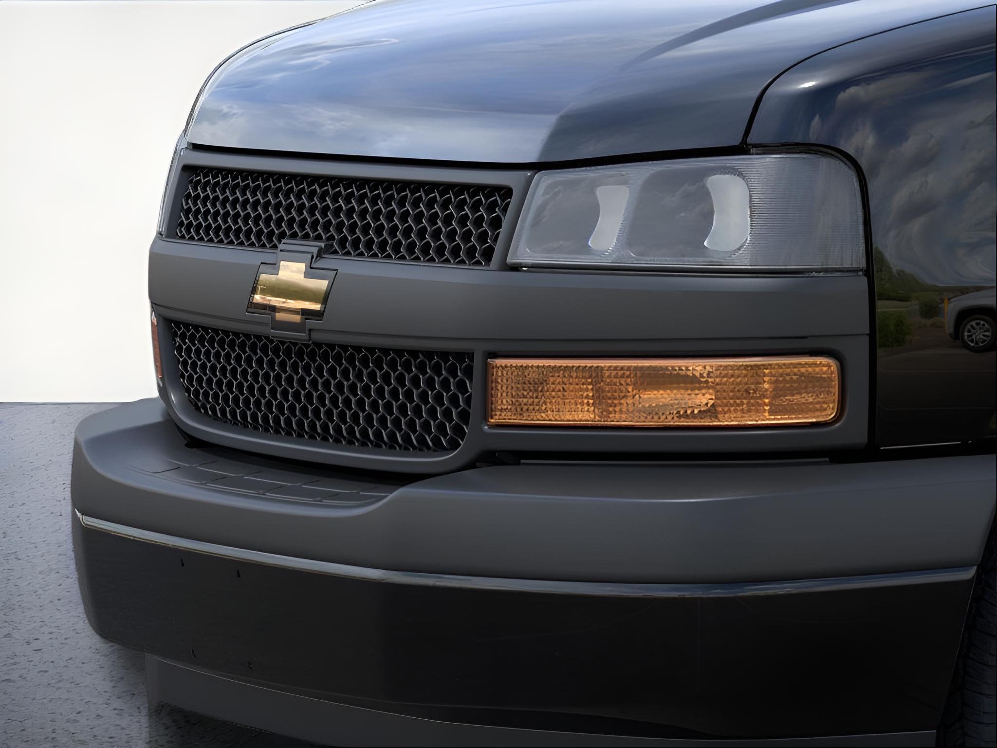 2025 Chevrolet Express Cargo WT