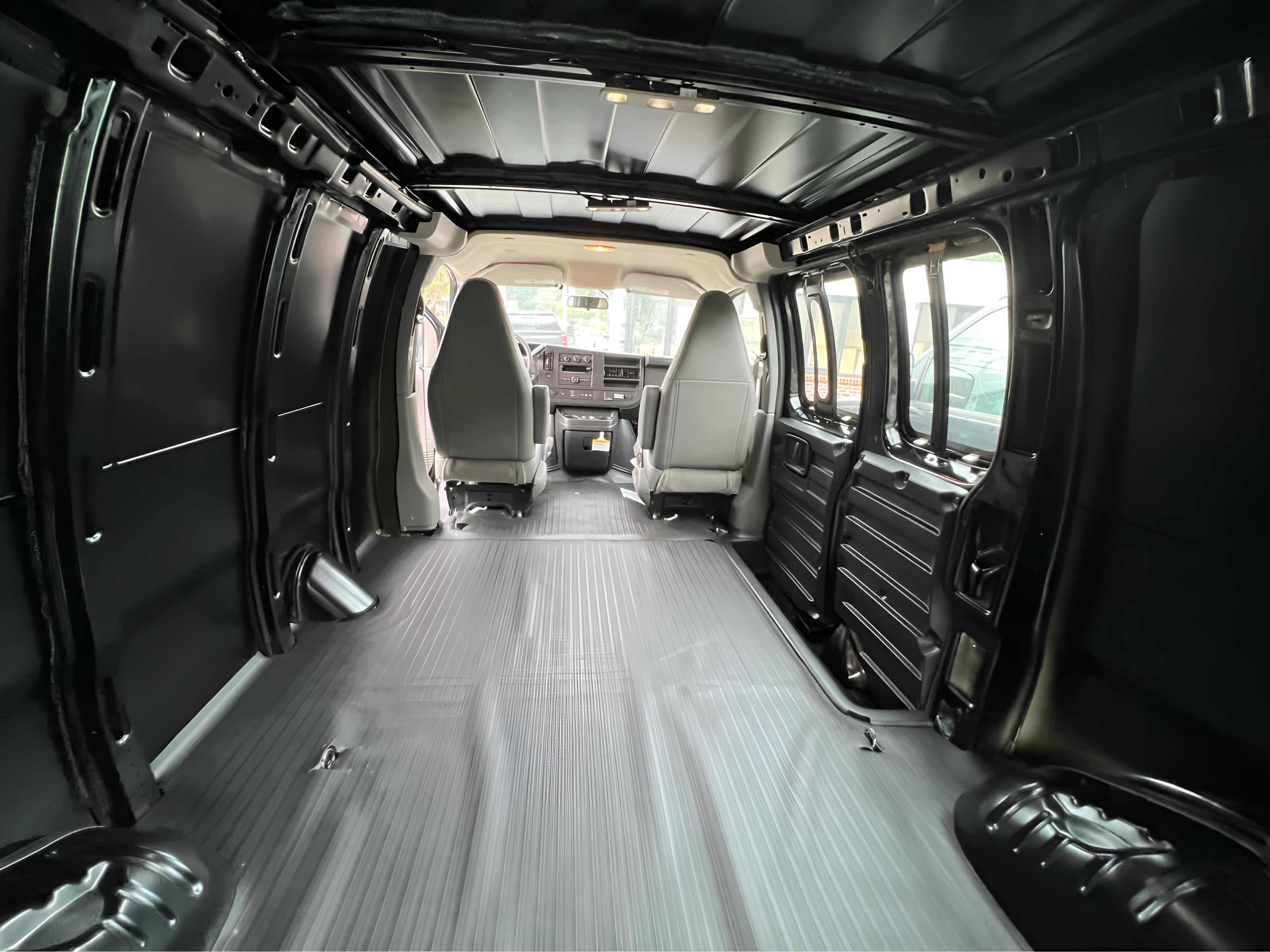 2025 Chevrolet Express Cargo WT