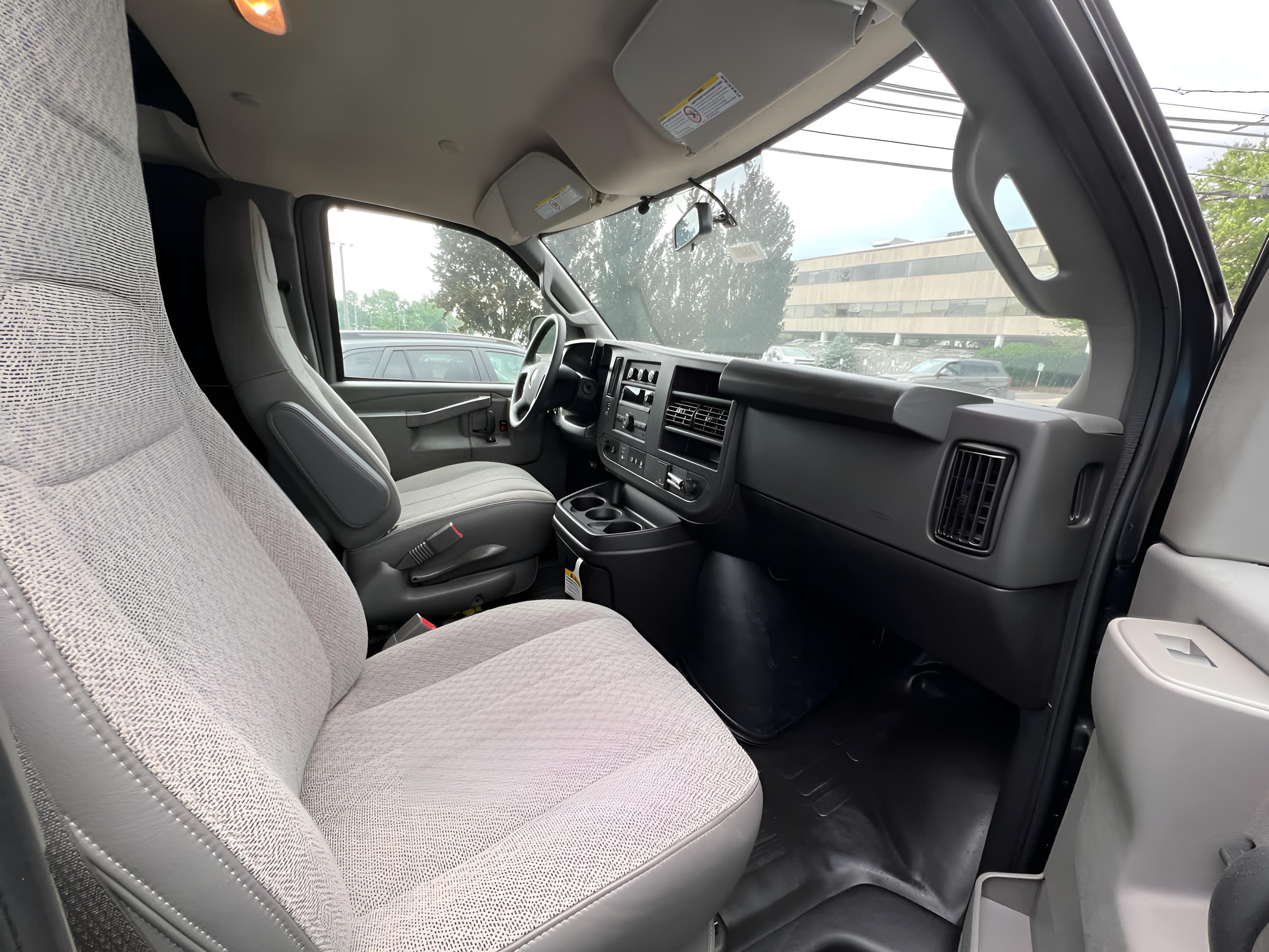 2025 Chevrolet Express Cargo WT