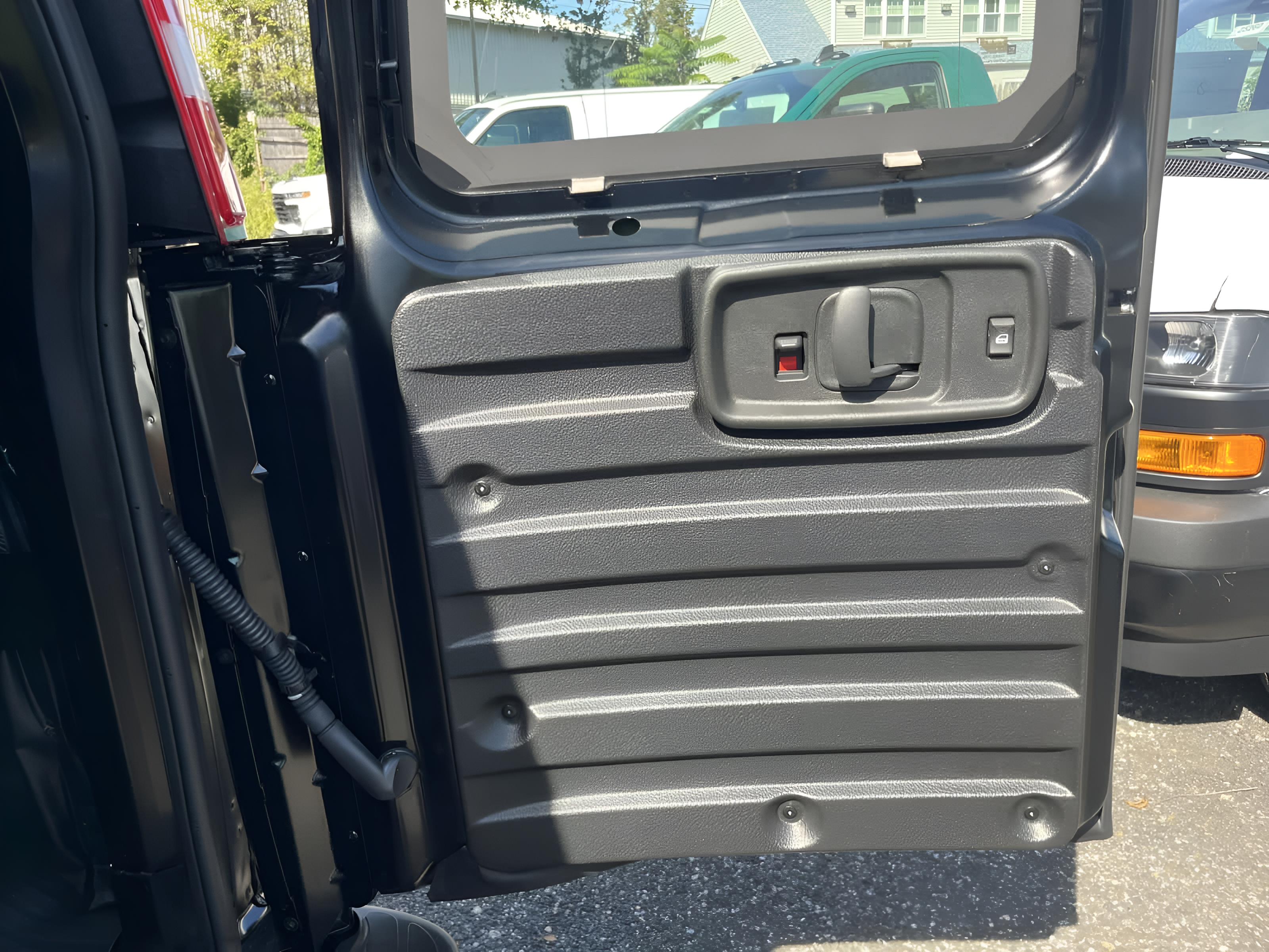 2025 Chevrolet Express Cargo WT