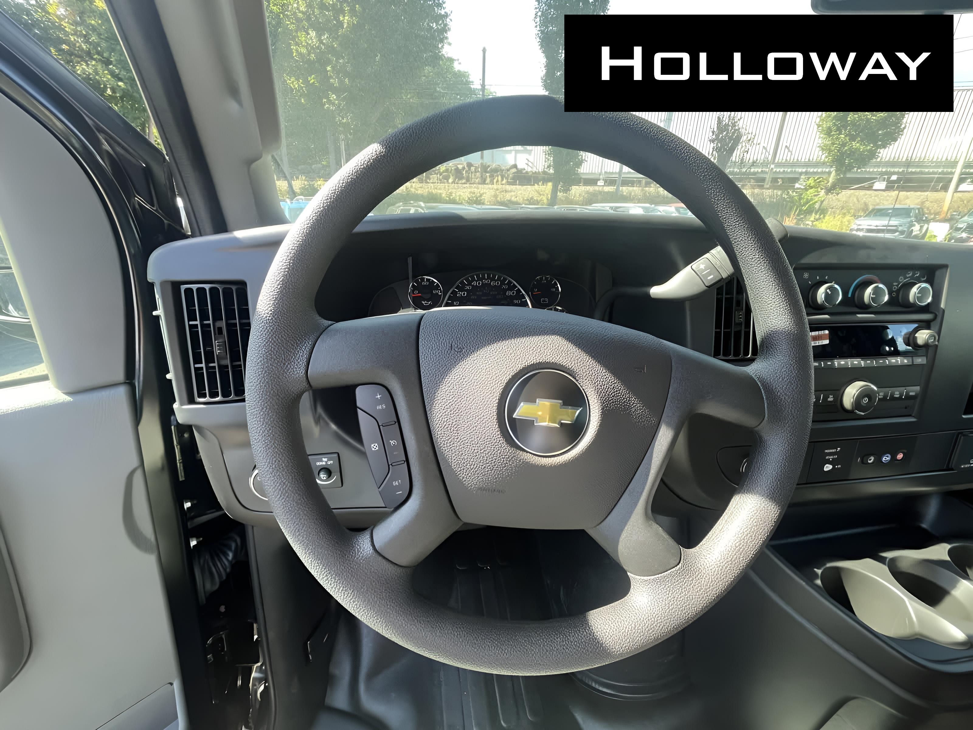 2025 Chevrolet Express Cargo WT