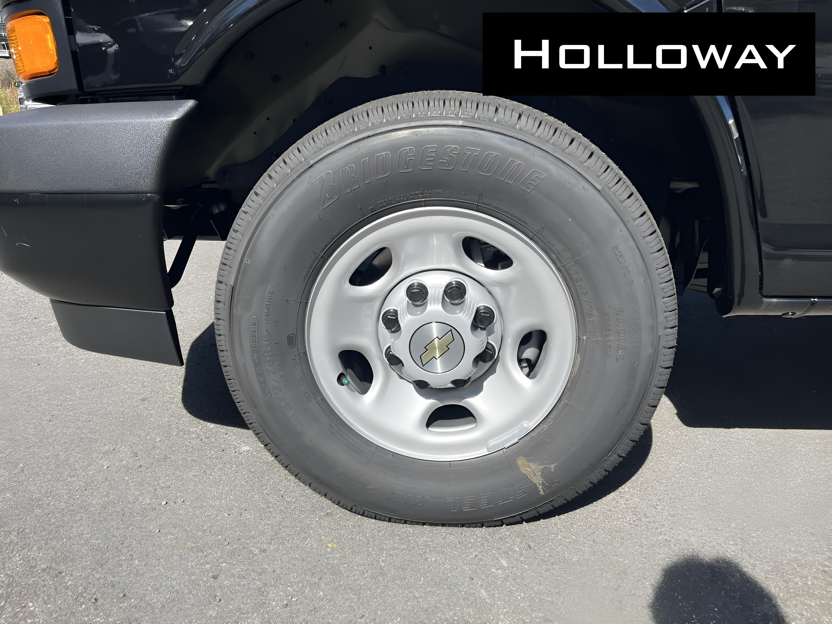 2025 Chevrolet Express Cargo WT
