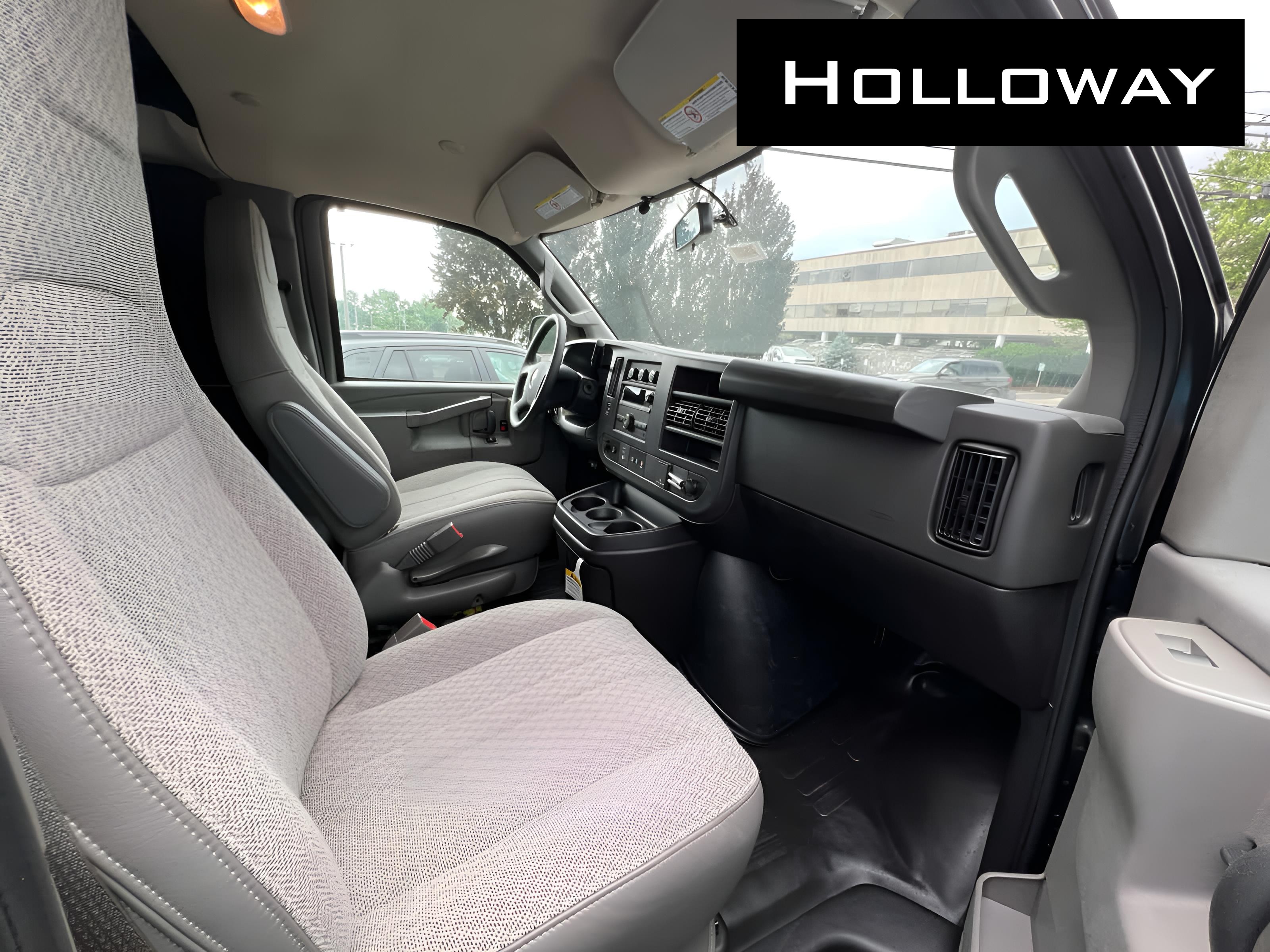 2025 Chevrolet Express Cargo WT