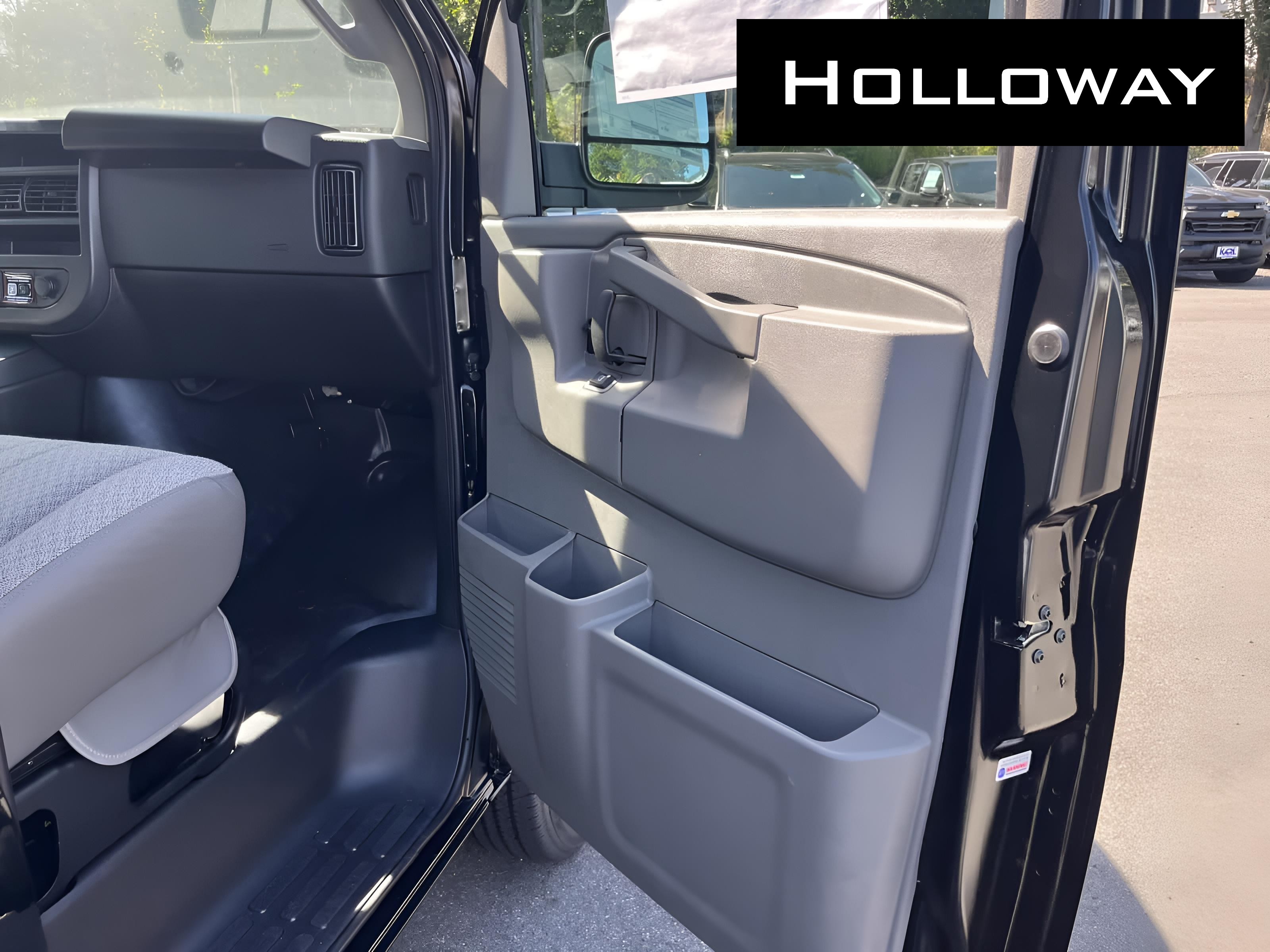 2025 Chevrolet Express Cargo Work Van - Photo 14