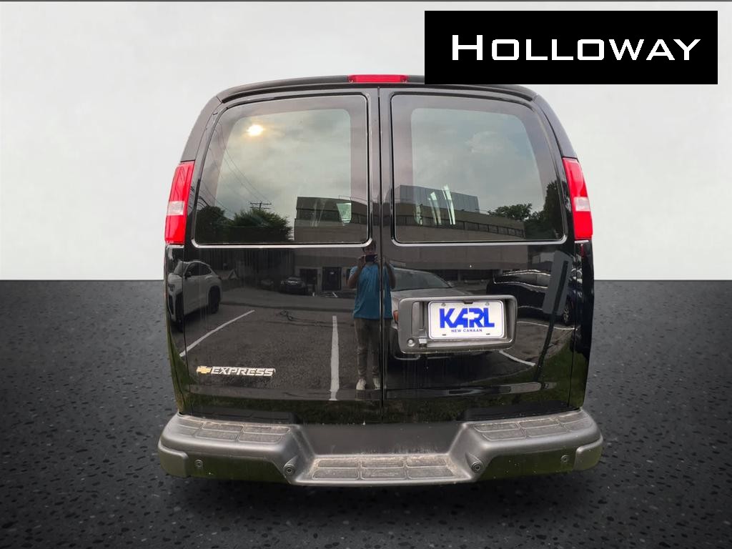 2025 Chevrolet Express Cargo WT