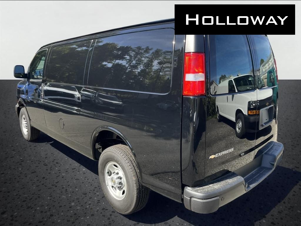 2025 Chevrolet Express Cargo WT