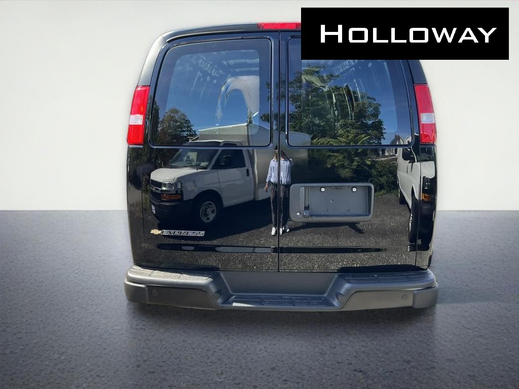 2025 Chevrolet Express Cargo WT