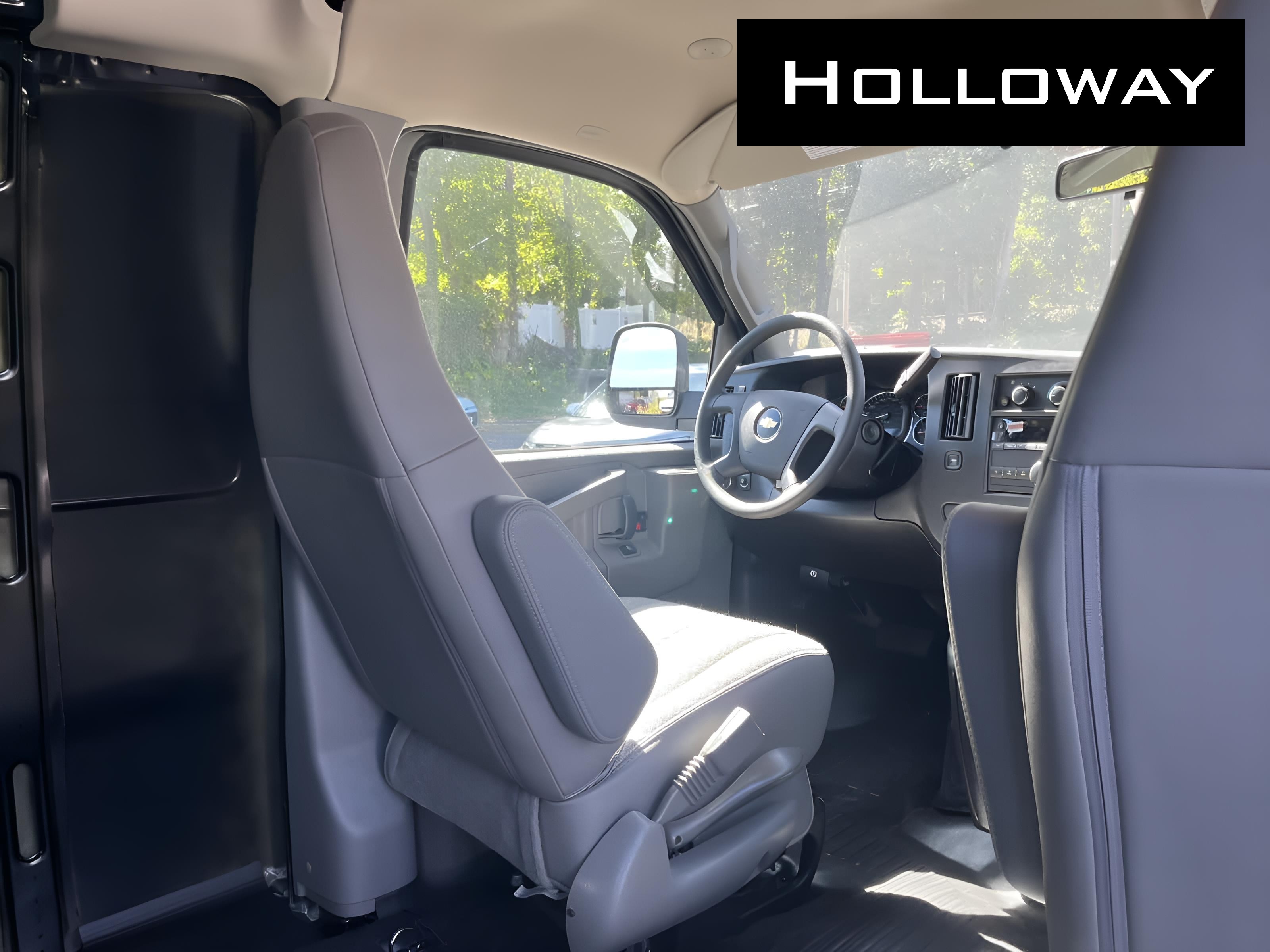 2025 Chevrolet Express Cargo Work Van - Photo 12
