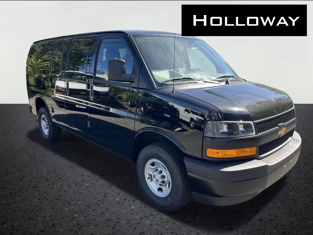 2025 Chevrolet Express Cargo WT