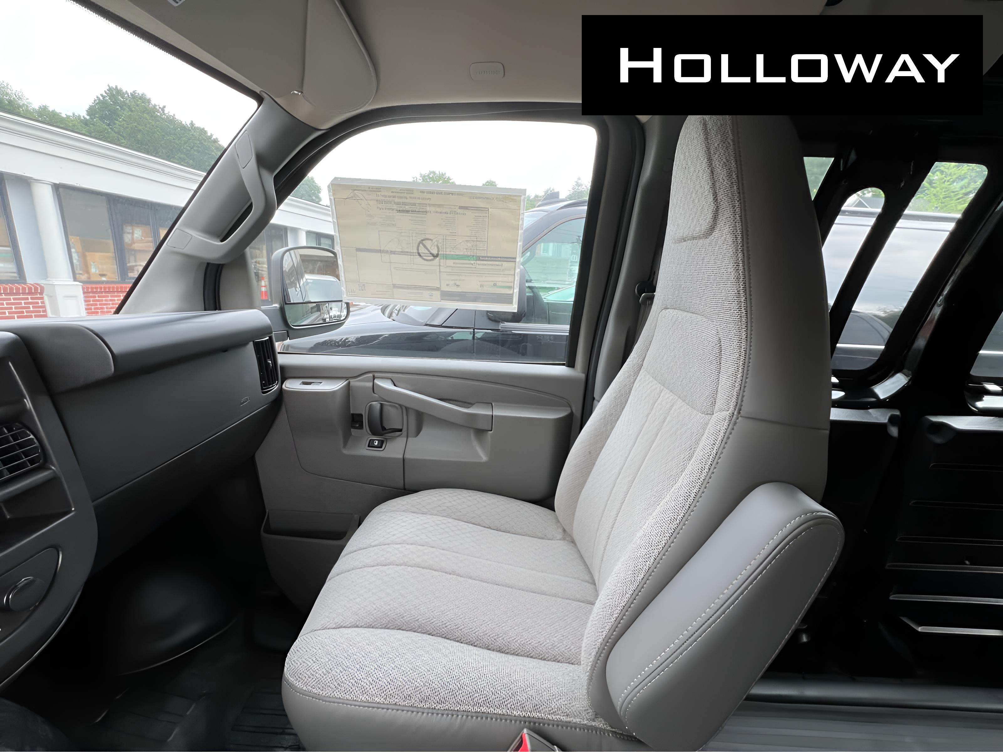 2025 Chevrolet Express Cargo WT