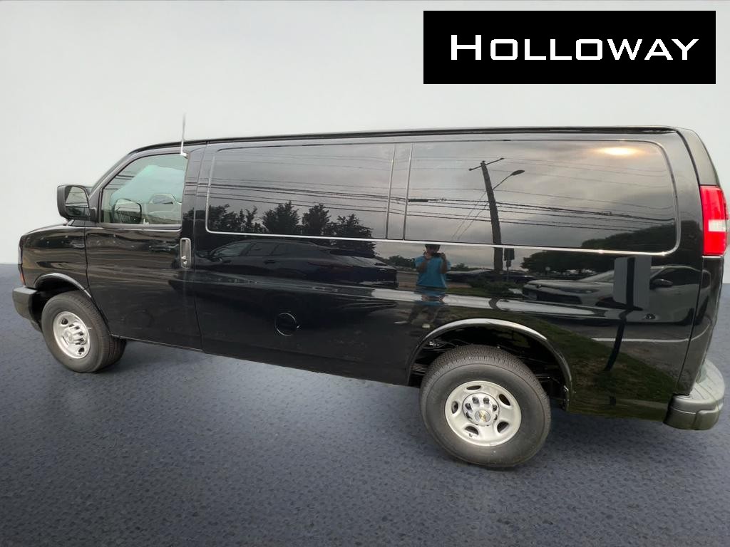 2025 Chevrolet Express Cargo WT