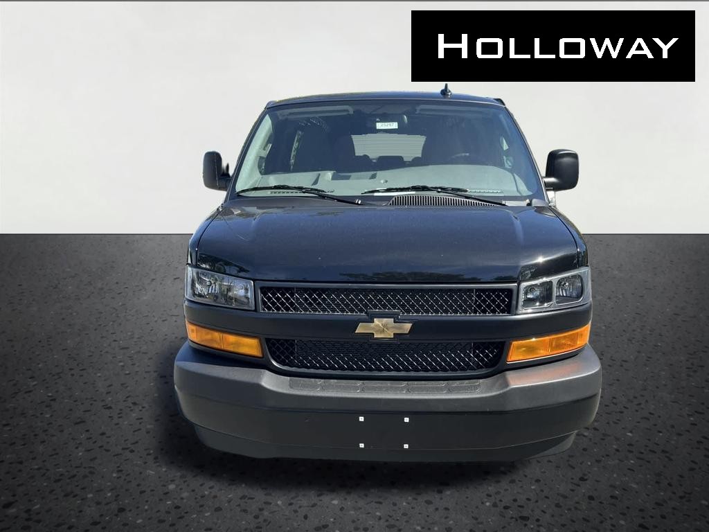 2025 Chevrolet Express Cargo WT