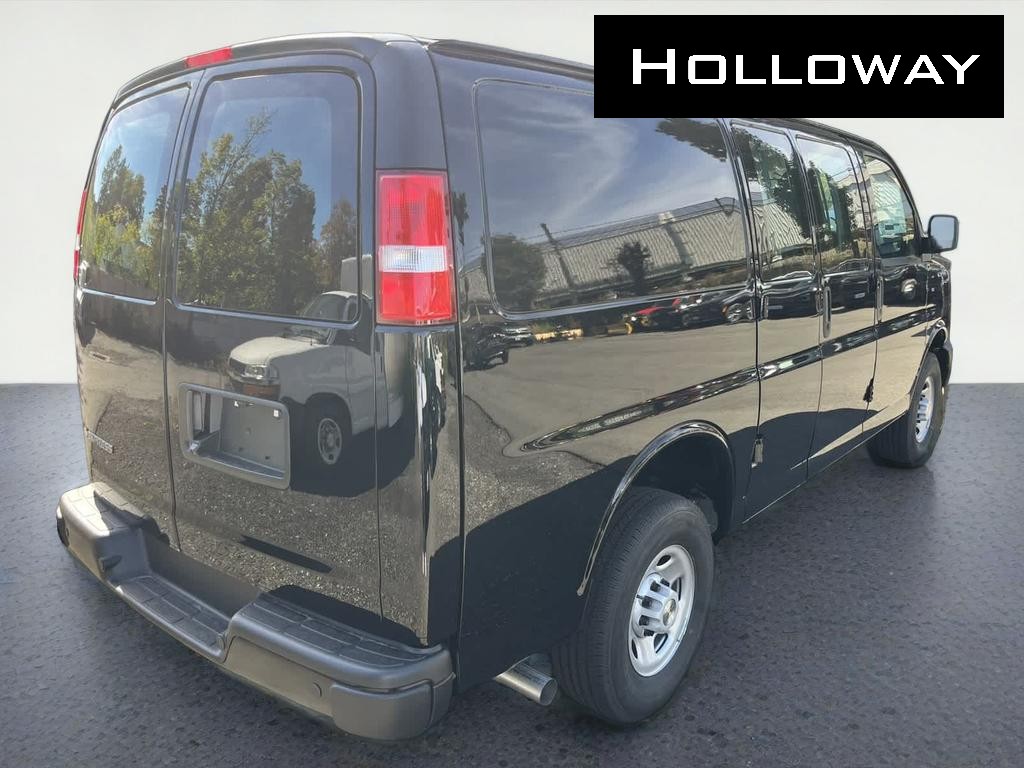 2025 Chevrolet Express Cargo WT