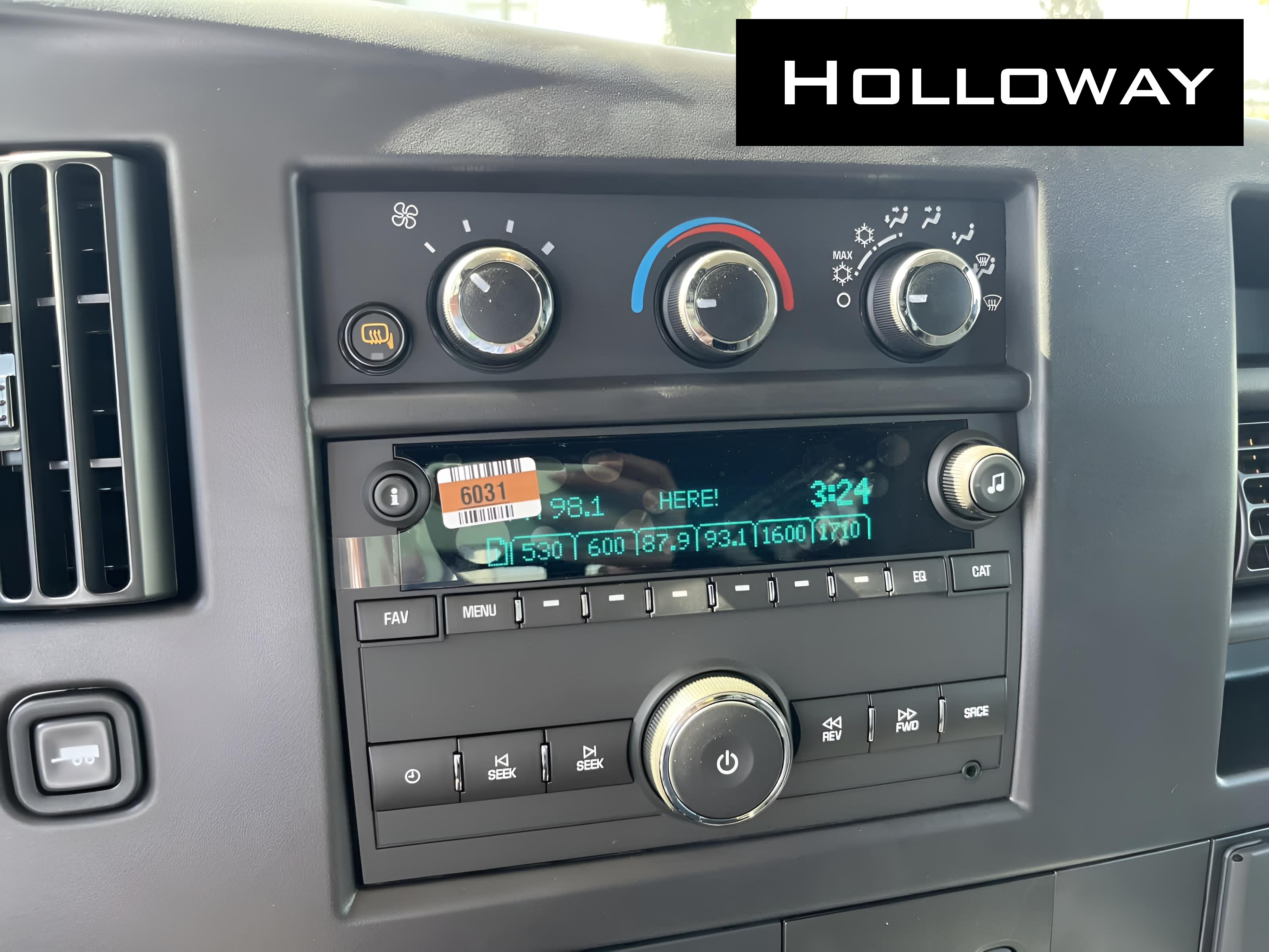 2025 Chevrolet Express Cargo Work Van - Photo 18