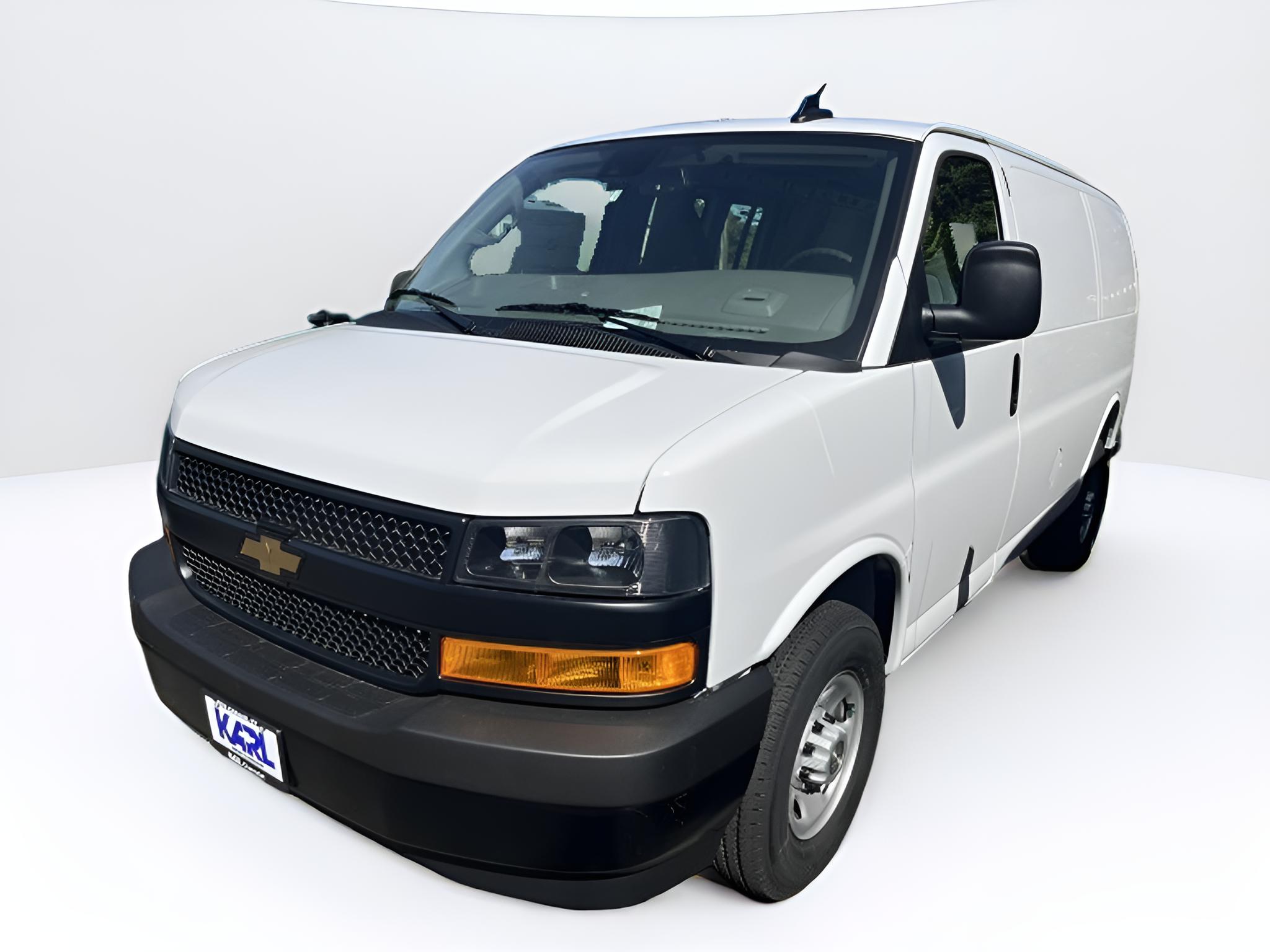 2025 Chevrolet Express Cargo WT