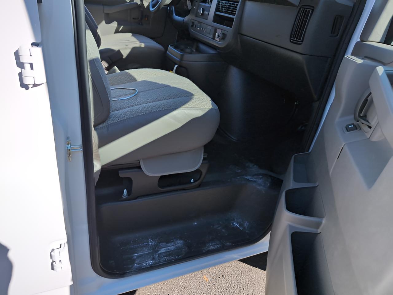 2025 Chevrolet Express Cargo 2500 WT