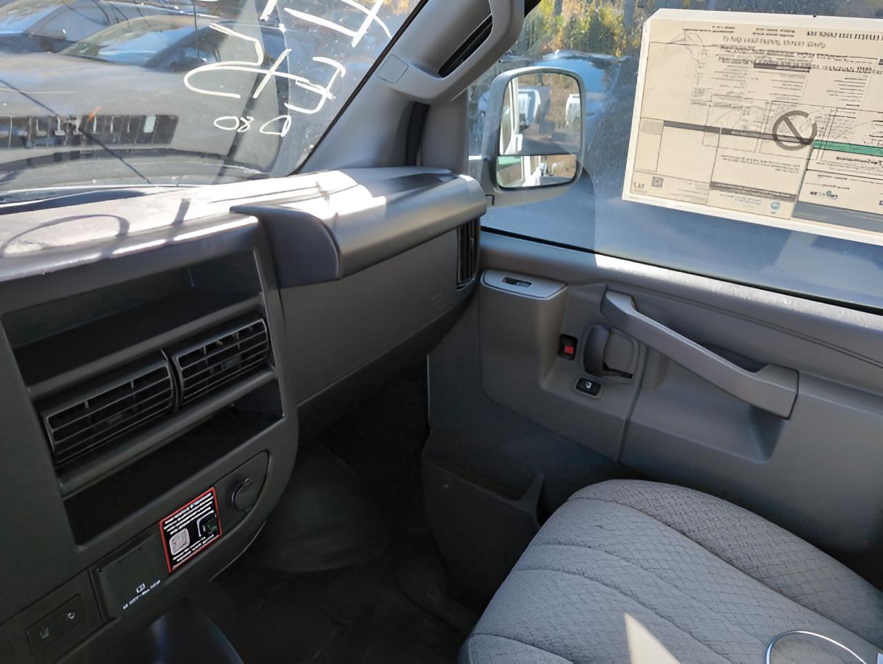 2025 Chevrolet Express Cargo 2500 WT