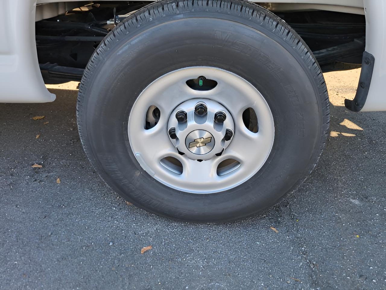 2025 Chevrolet Express Cargo 2500 WT