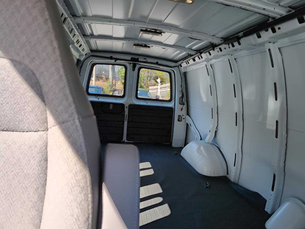 2025 Chevrolet Express Cargo WT