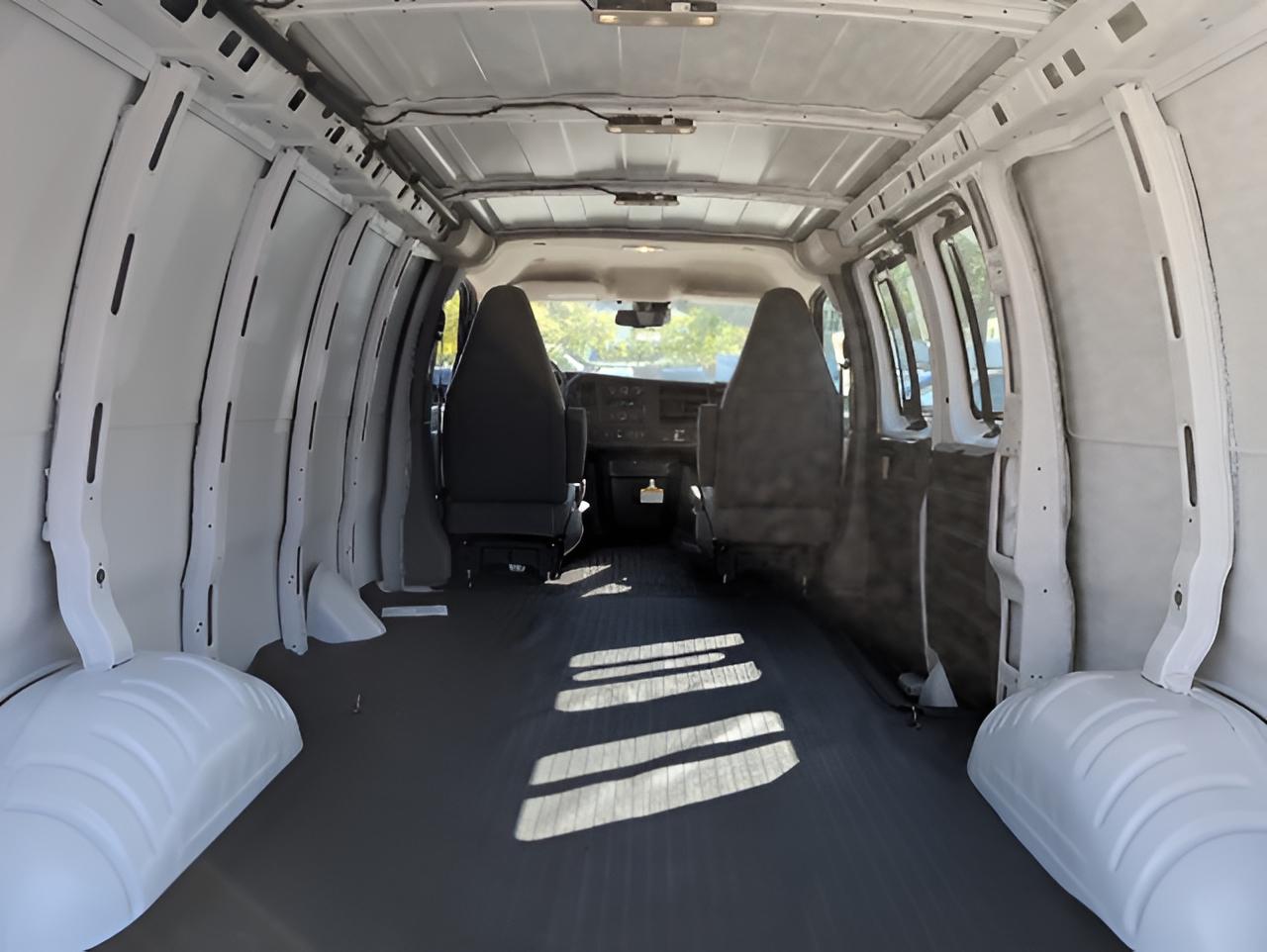 2025 Chevrolet Express Cargo WT