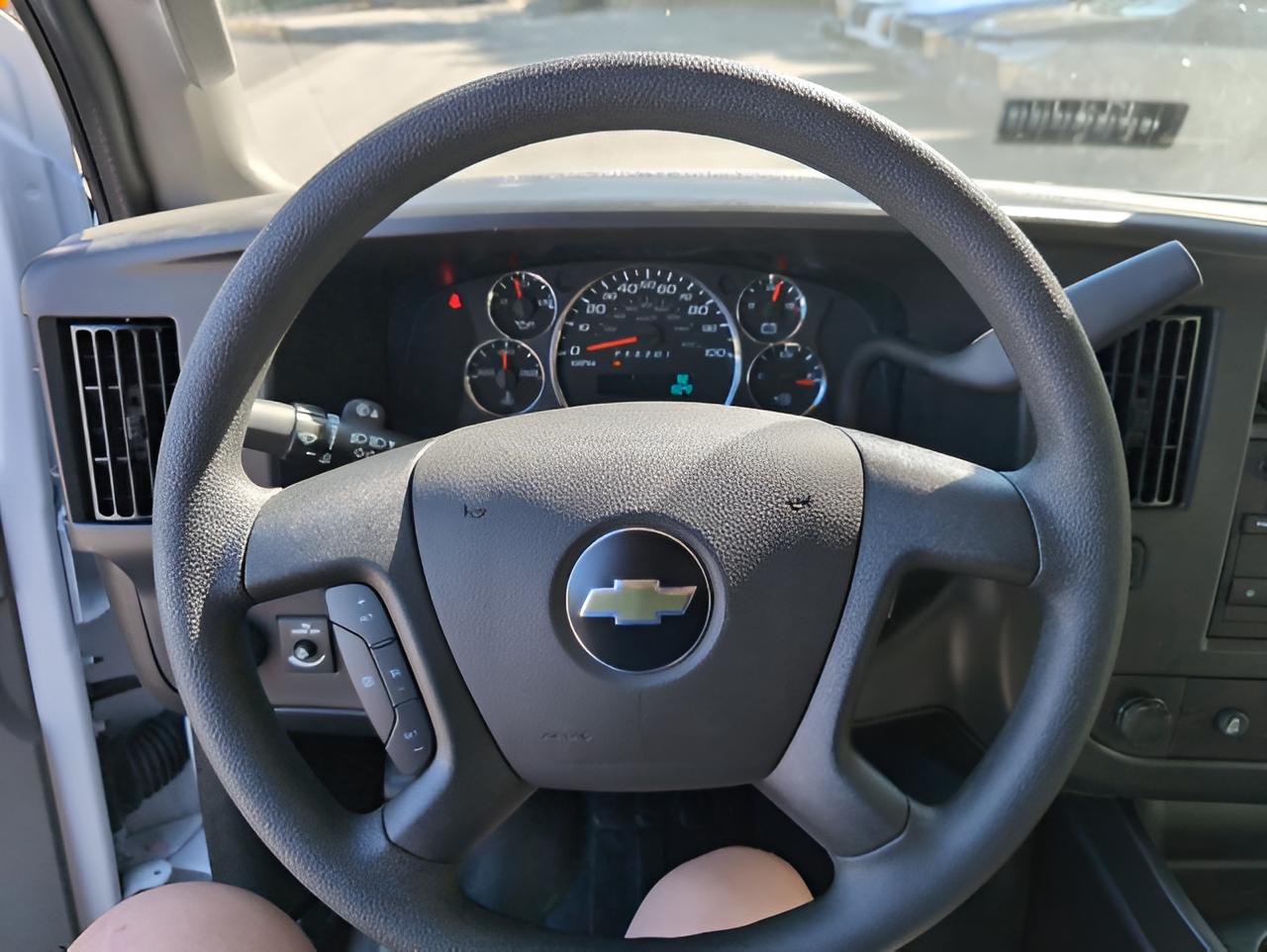 2025 Chevrolet Express Cargo WT