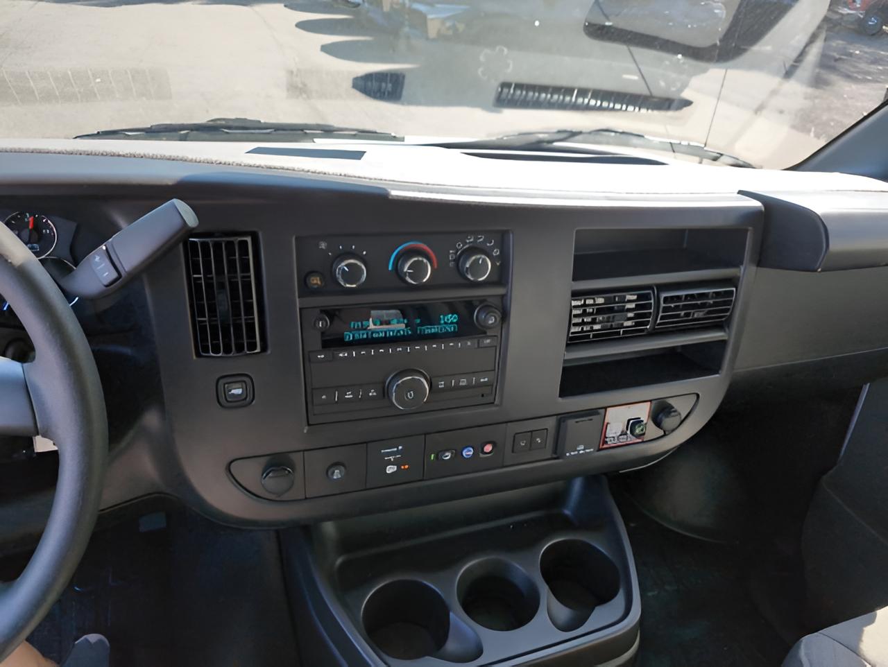 2025 Chevrolet Express Cargo WT