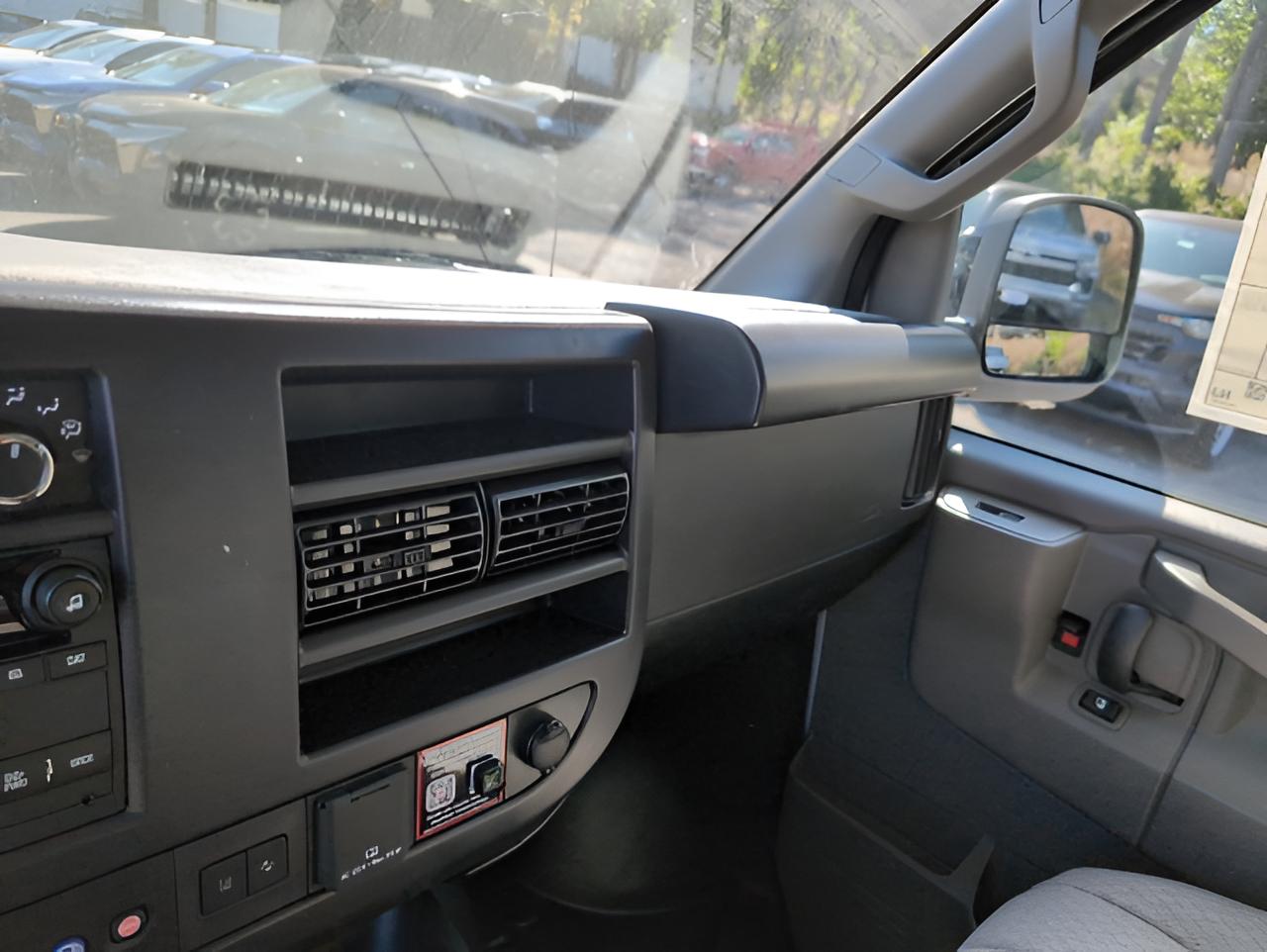 2025 Chevrolet Express Cargo WT