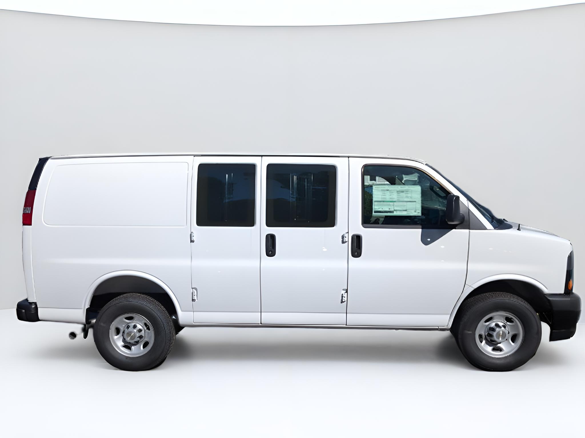 2025 Chevrolet Express Cargo WT