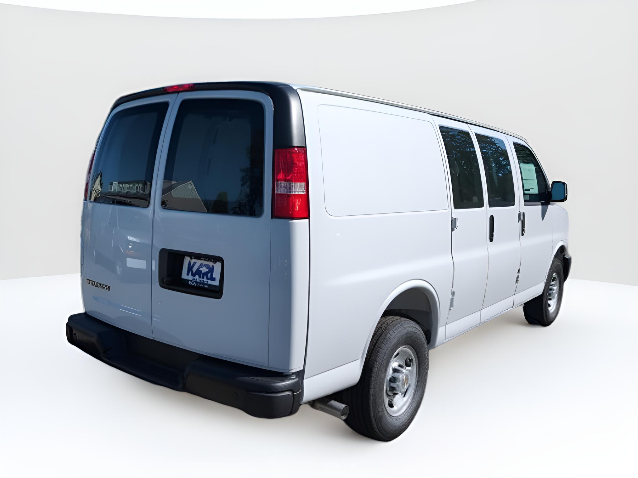 2025 Chevrolet Express Cargo WT