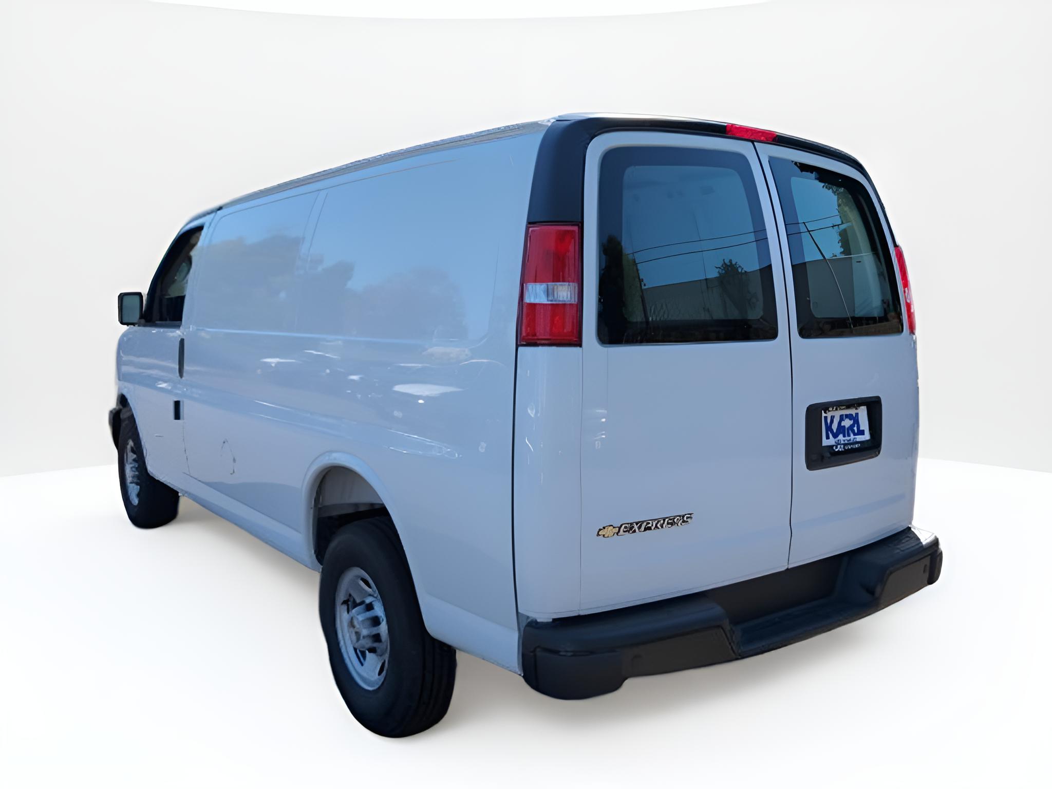 2025 Chevrolet Express Cargo WT