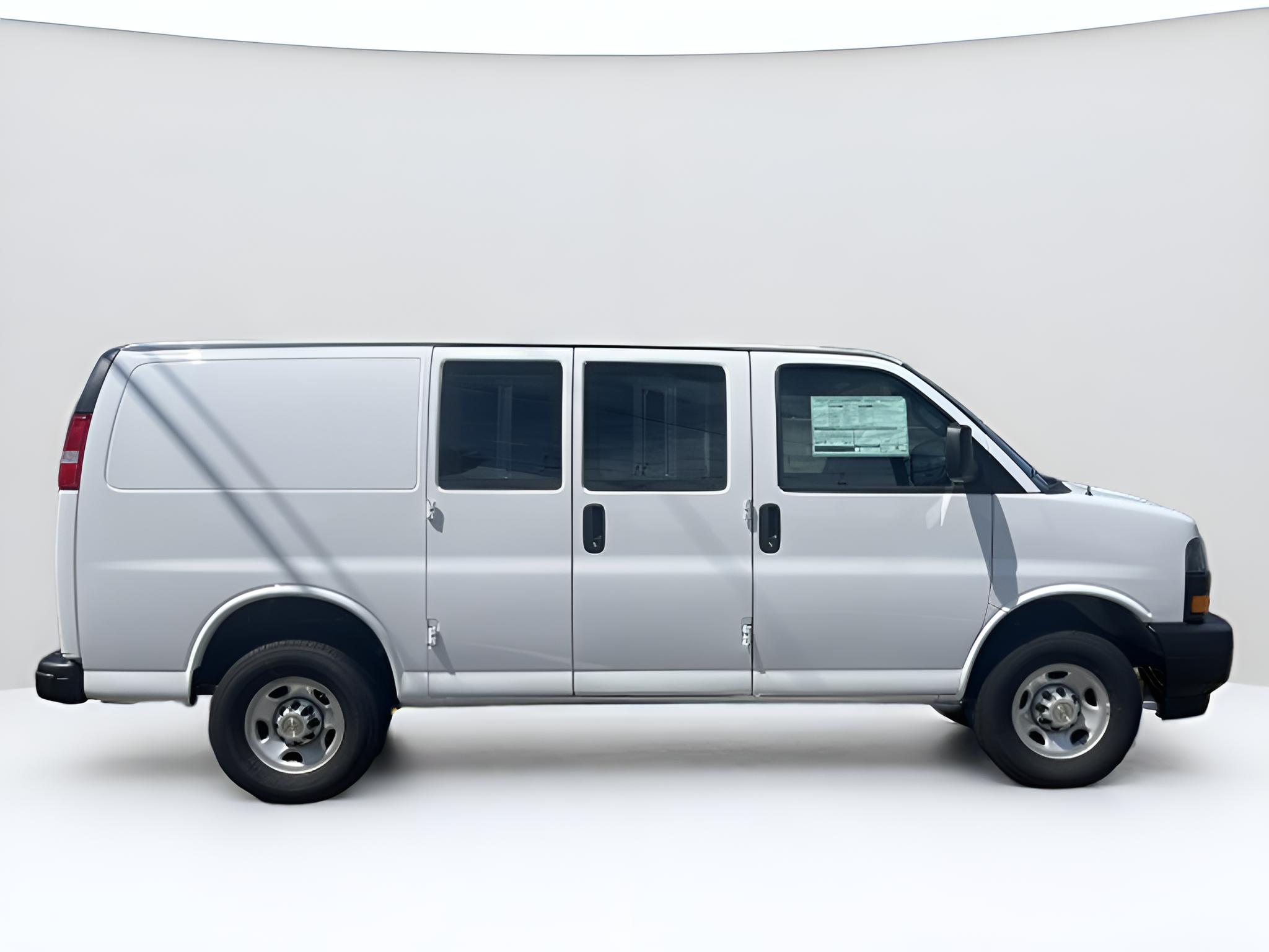 2024 Chevrolet Express Cargo 3500 WT
