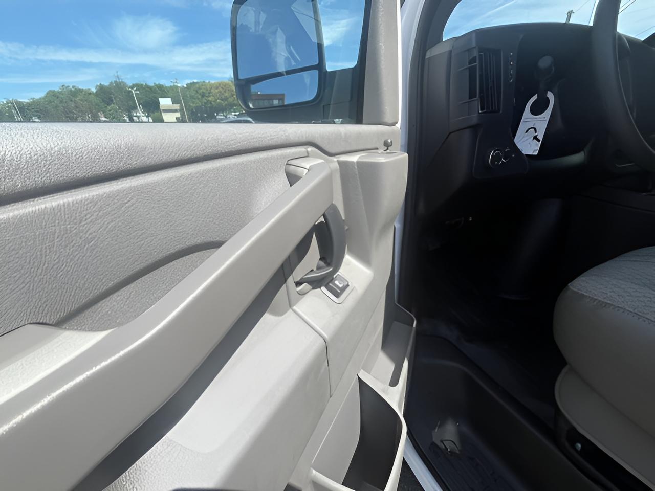 2024 Chevrolet Express Cargo 3500 WT