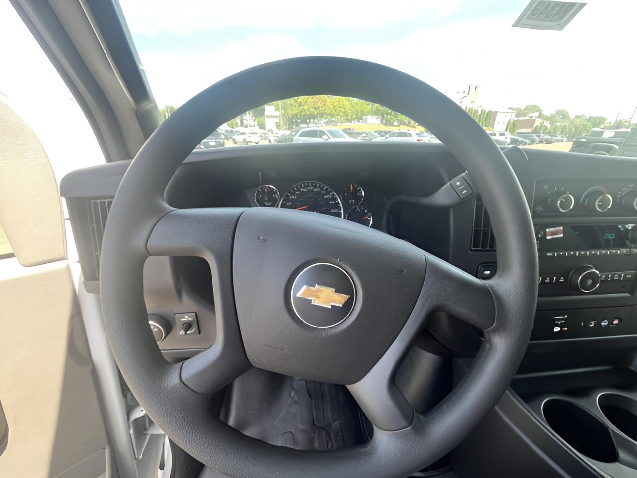 2024 Chevrolet Express Cargo 3500 WT