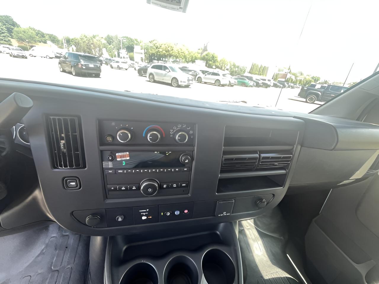 2024 Chevrolet Express Cargo 3500 WT