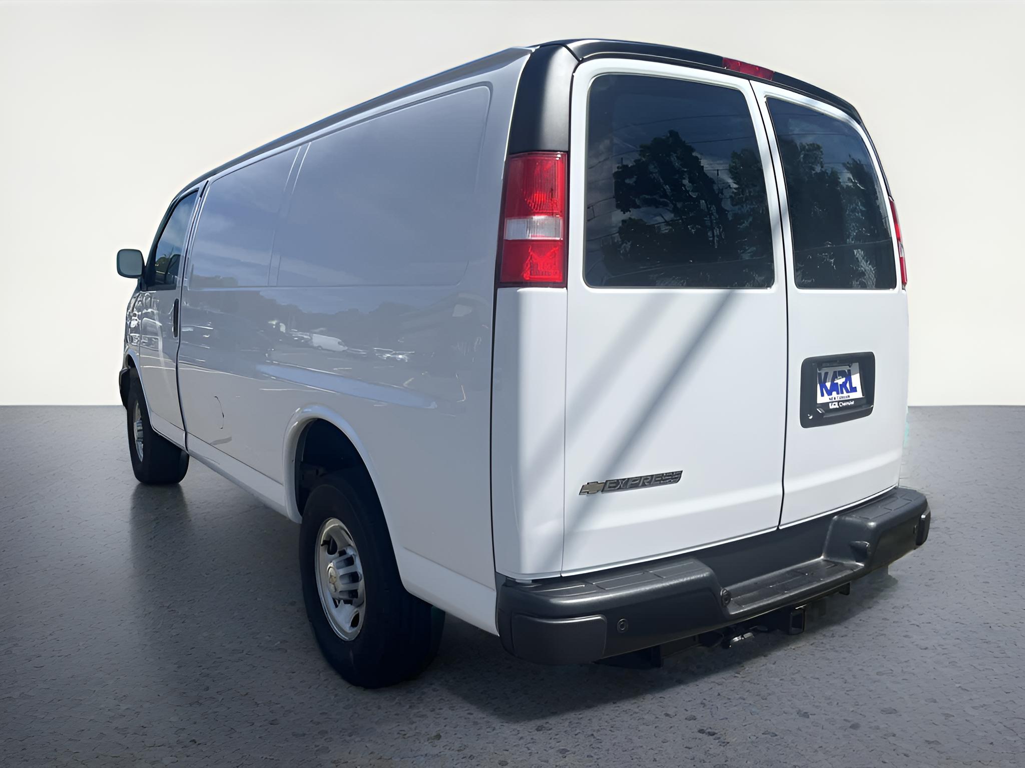 2024 Chevrolet Express Cargo 3500 WT