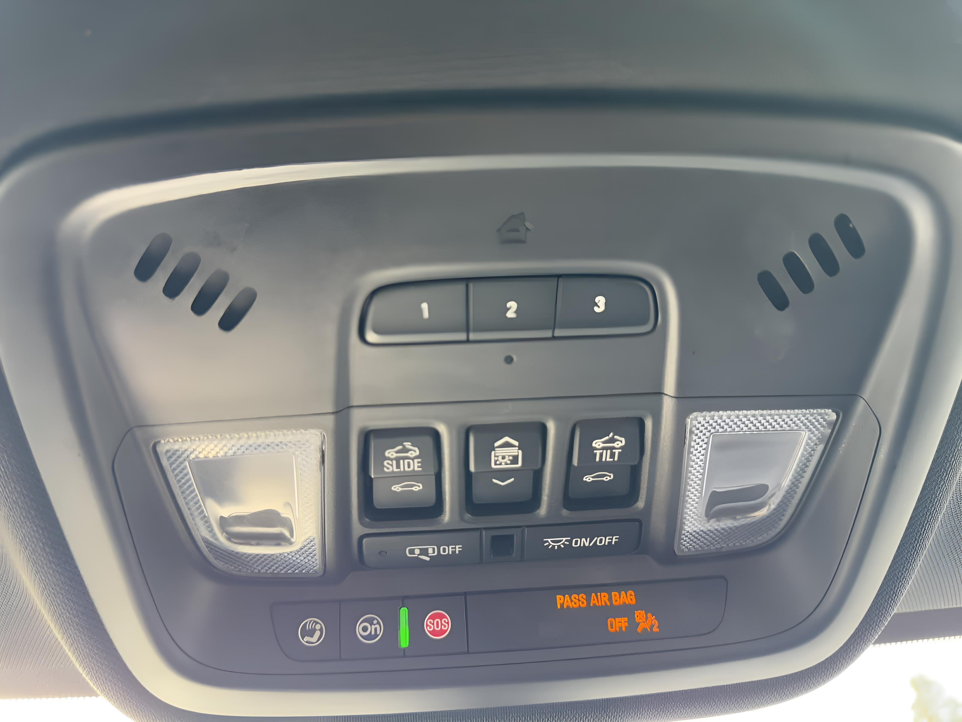 2022 Chevrolet Traverse Premier