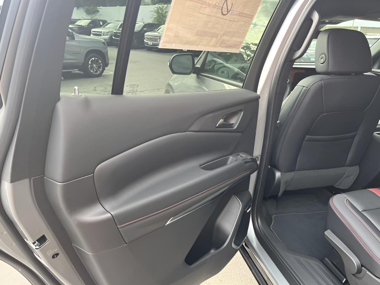 2025 Chevrolet Traverse RS