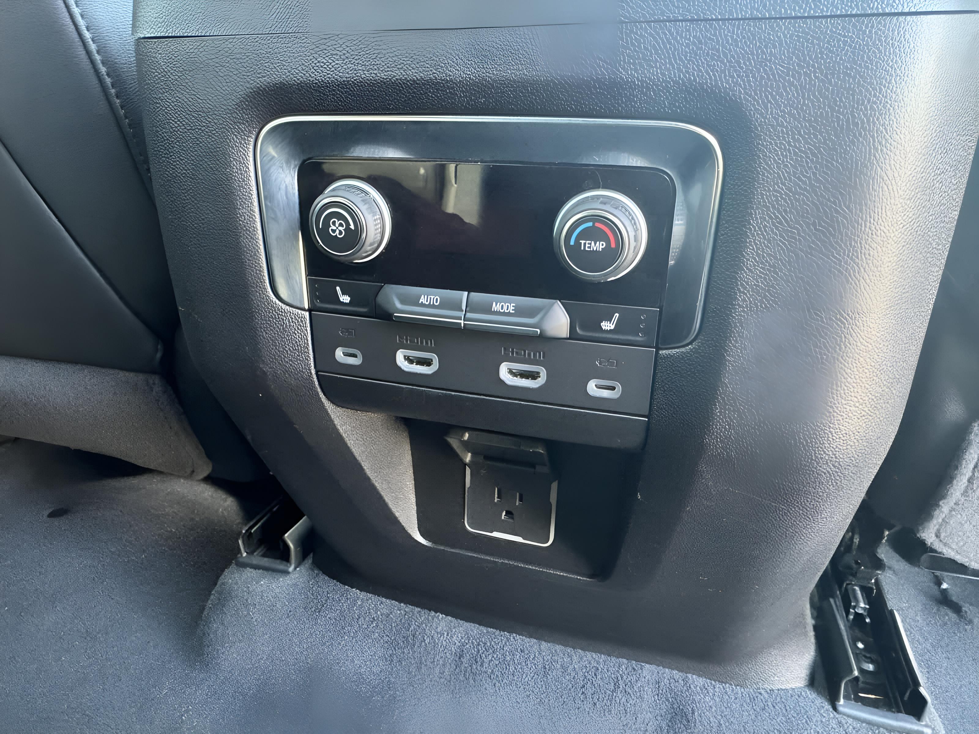 2024 Chevrolet Suburban High Country