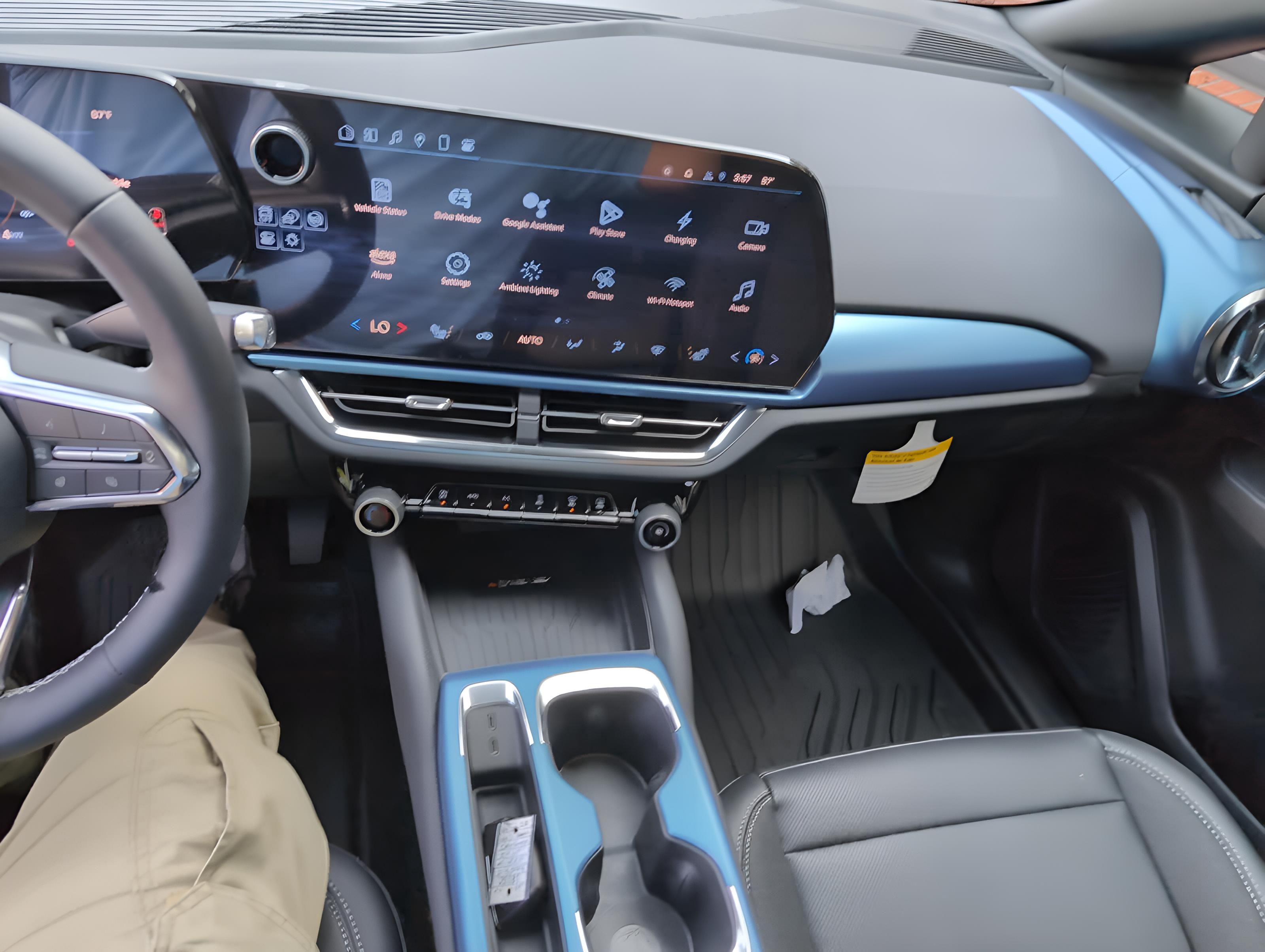 2025 Chevrolet Equinox EV LT