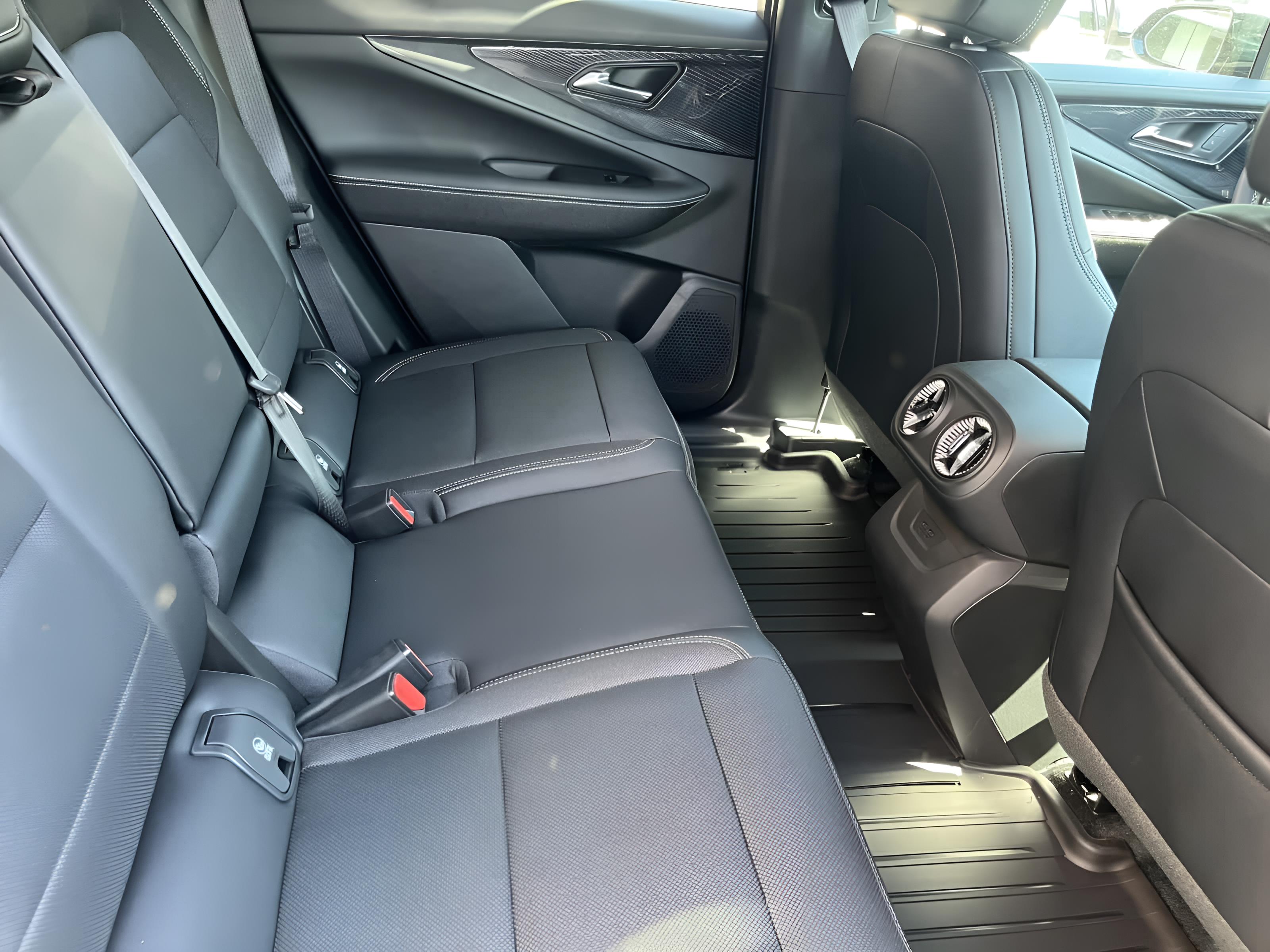2025 Chevrolet Blazer EV LT - Photo 10